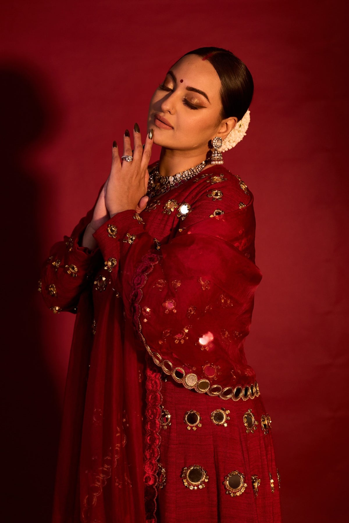 Sonakshi Sinha in Itrh