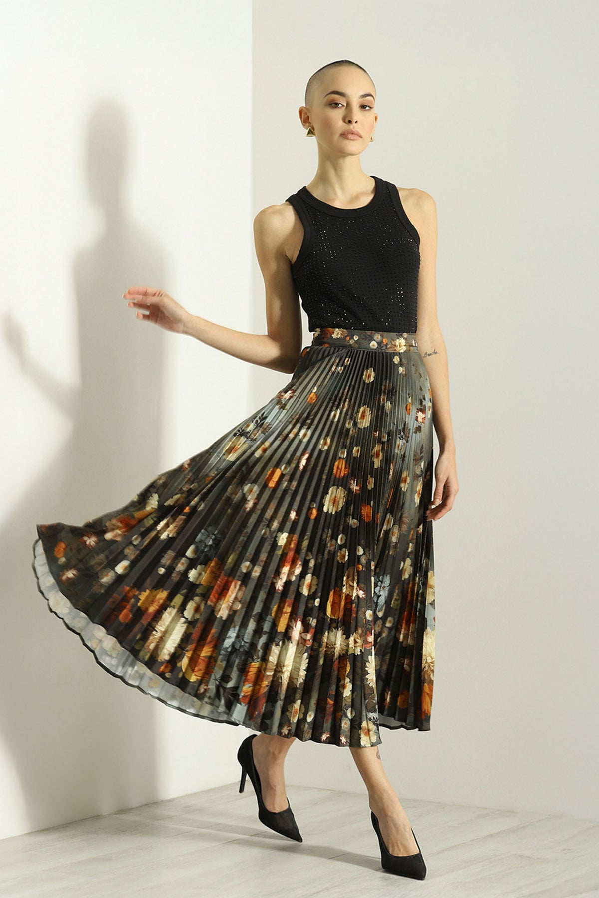 Lunara Pleated Skirt Set