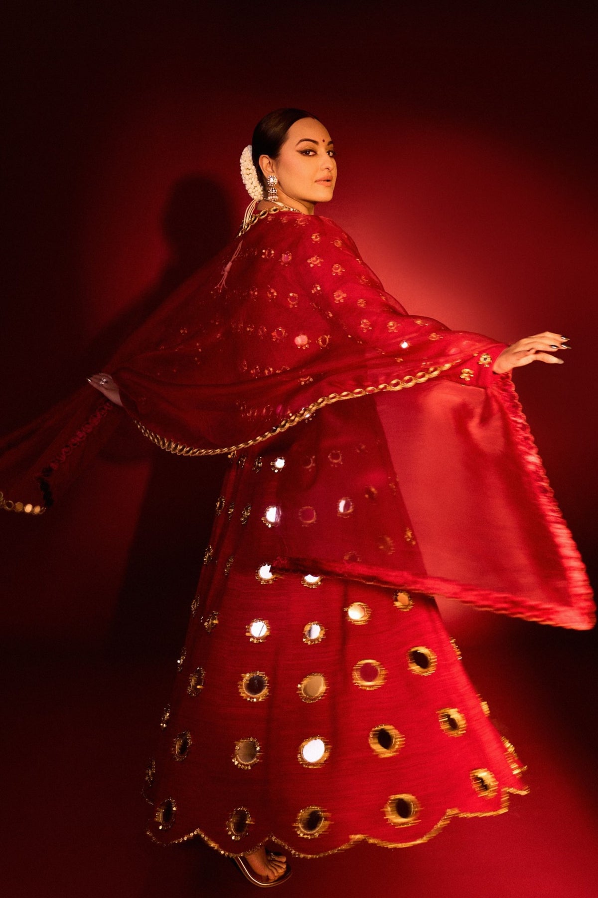 Sonakshi Sinha in Itrh