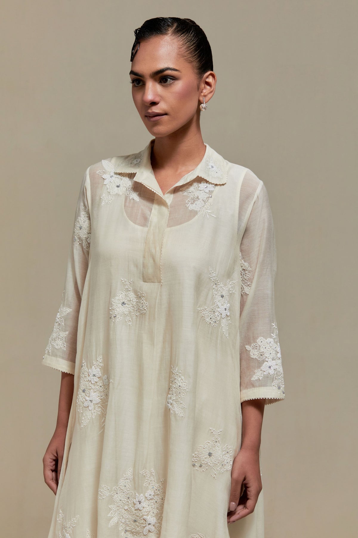Off White Chanderi Kurta And Pants