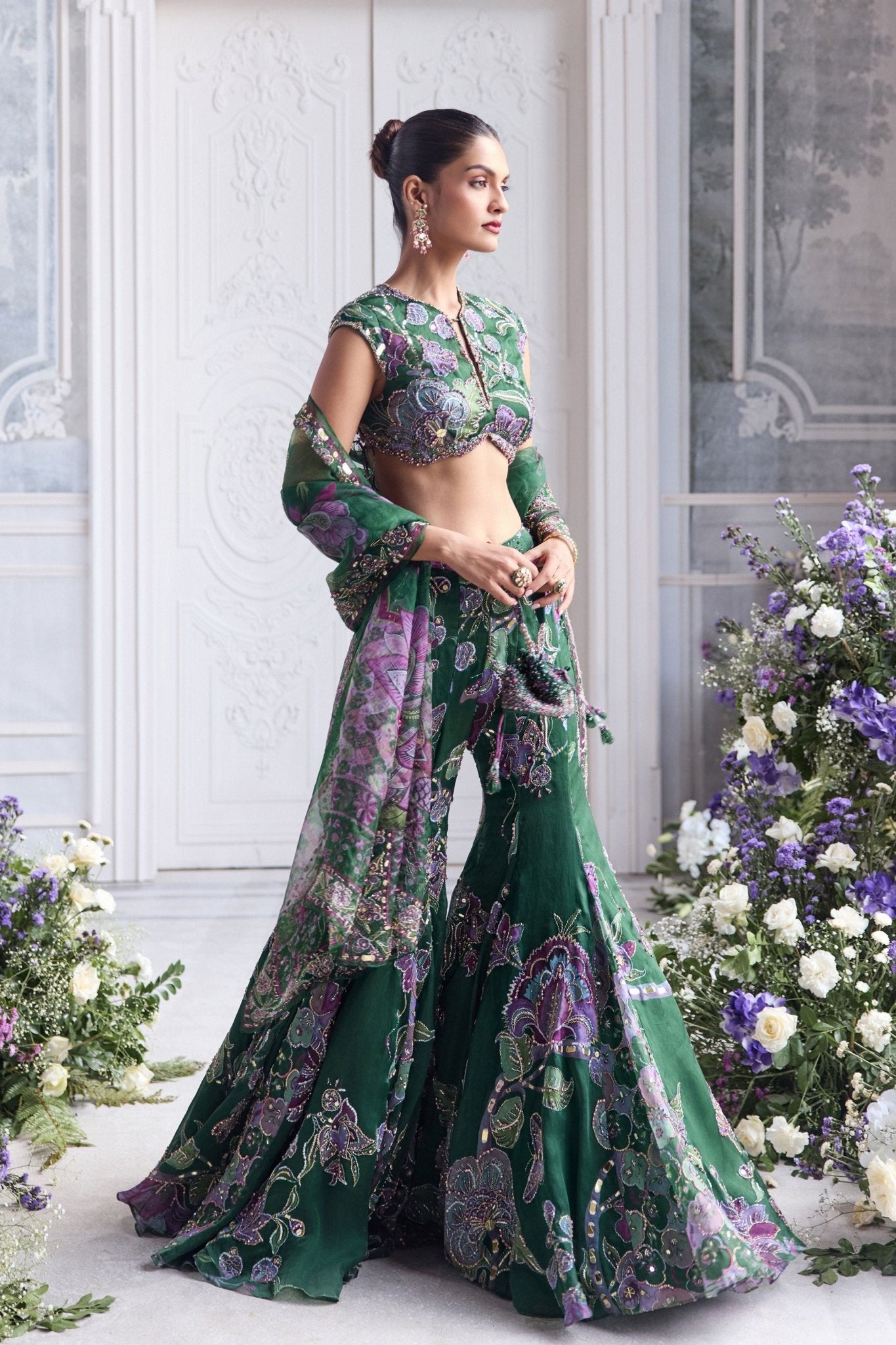 Nora Sharara Set - Mahima Mahajan - Elahe