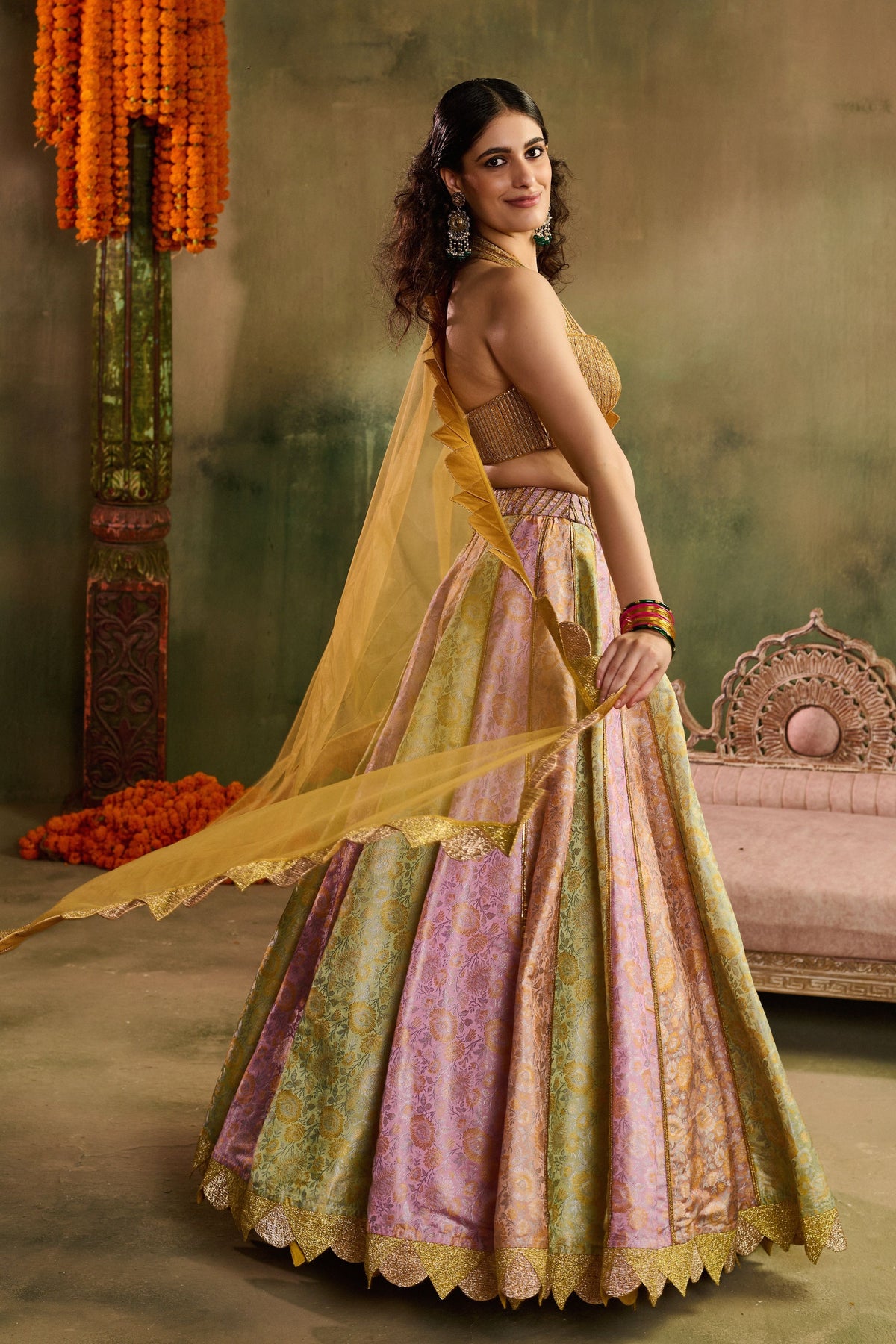 Riwaayat Lehenga Set
