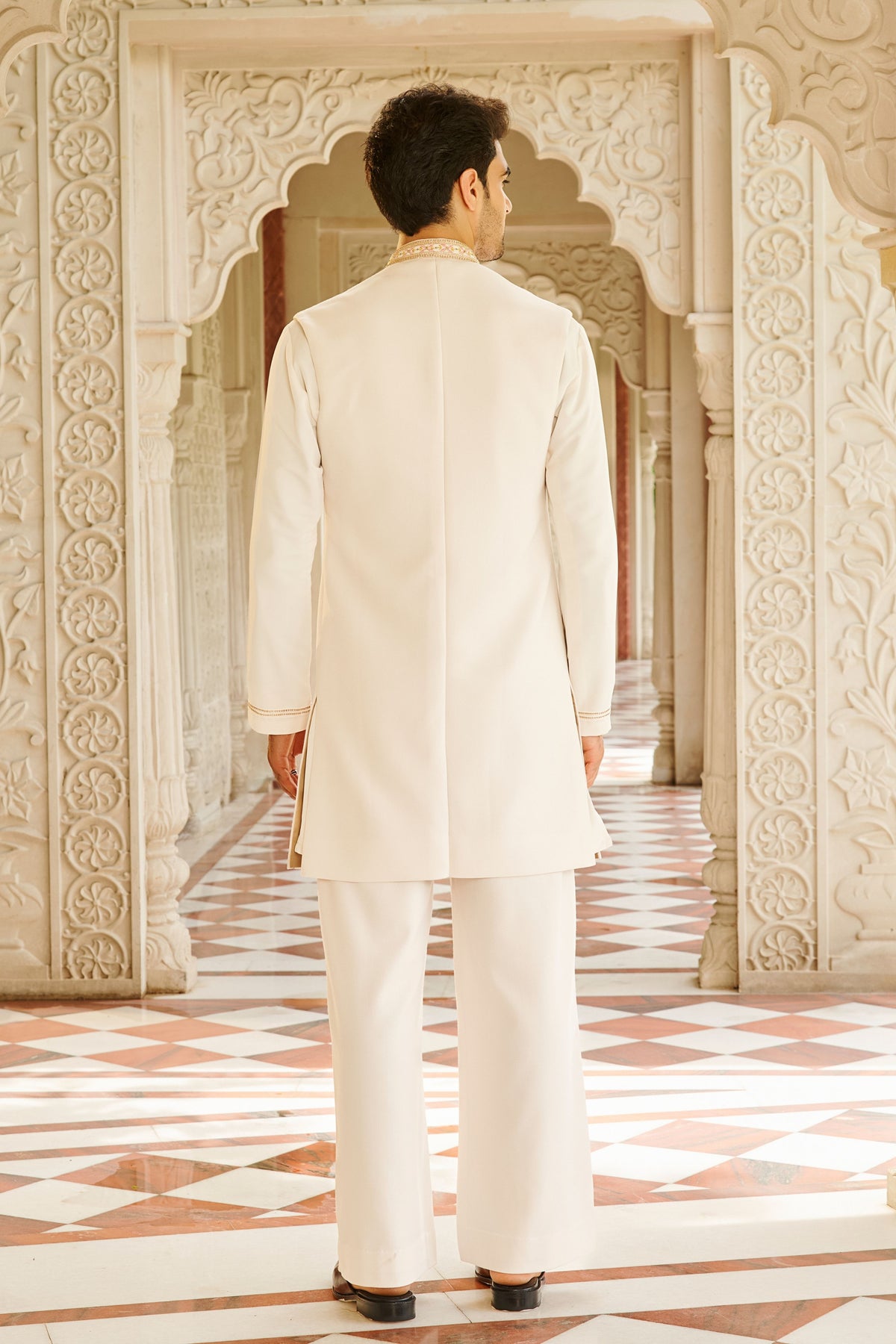 Mannat Sleeveless Sherwani Set