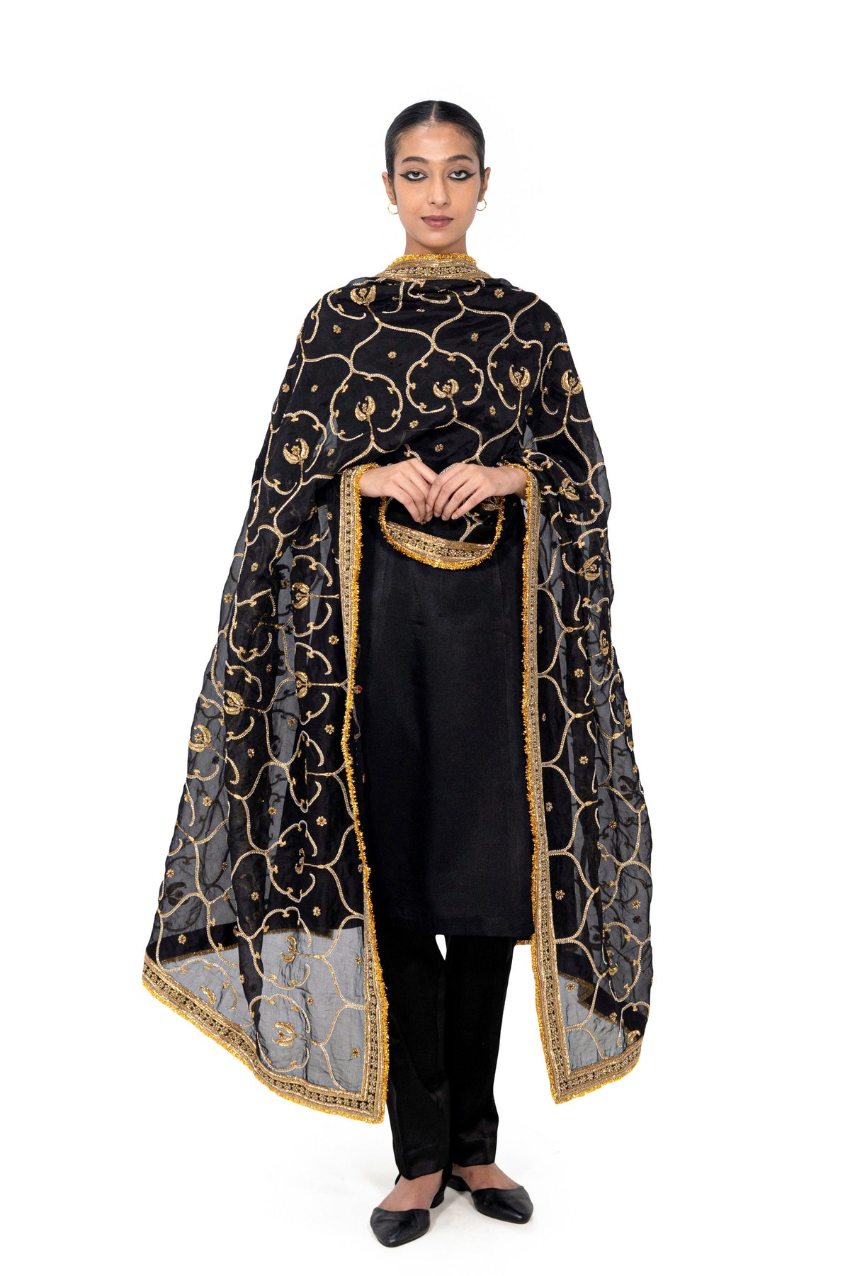 Relawan Black Dupatta