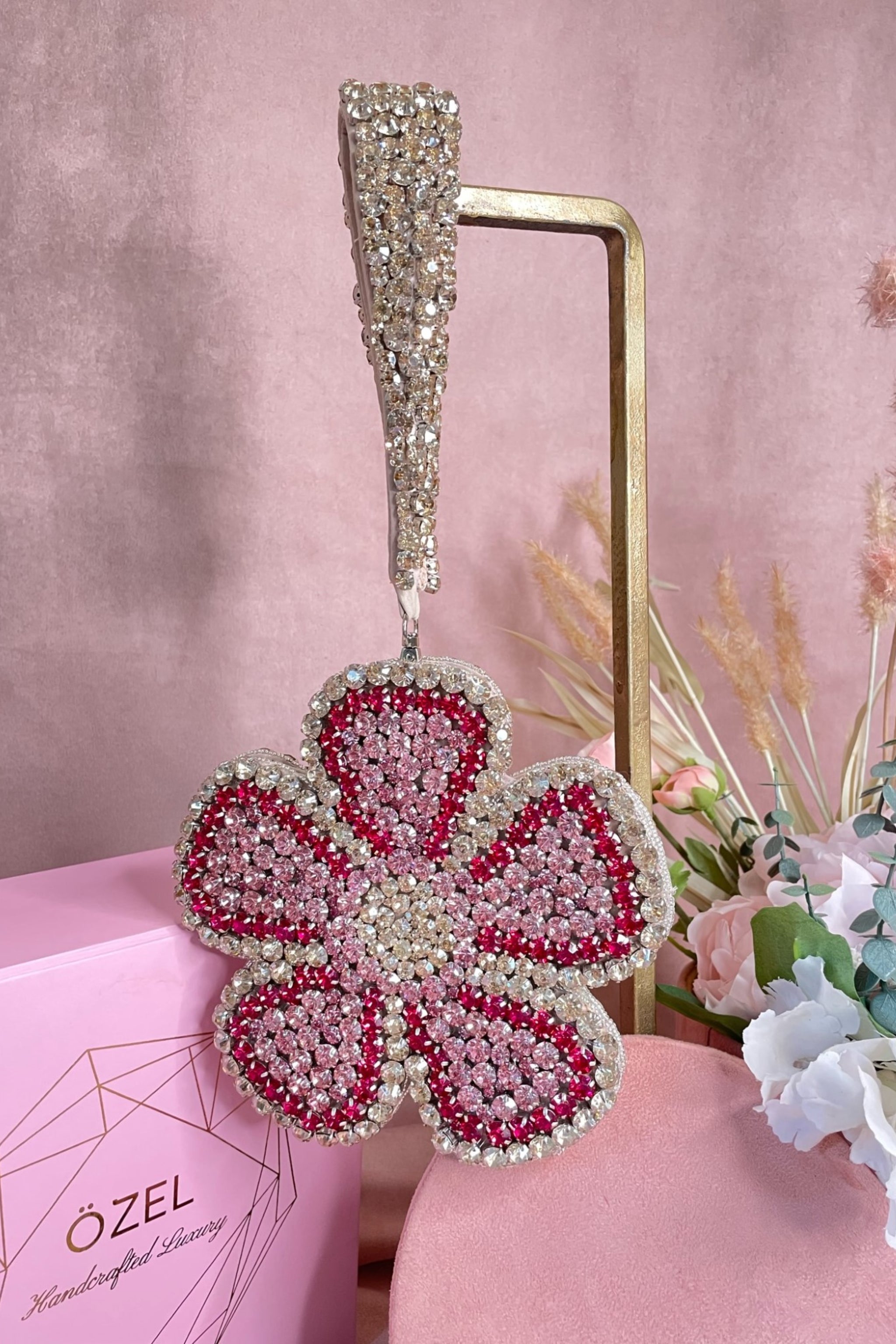 Vintage style pink and white rhinestone purse NWOT | White rhinestone,  Purses, Vintage fashion