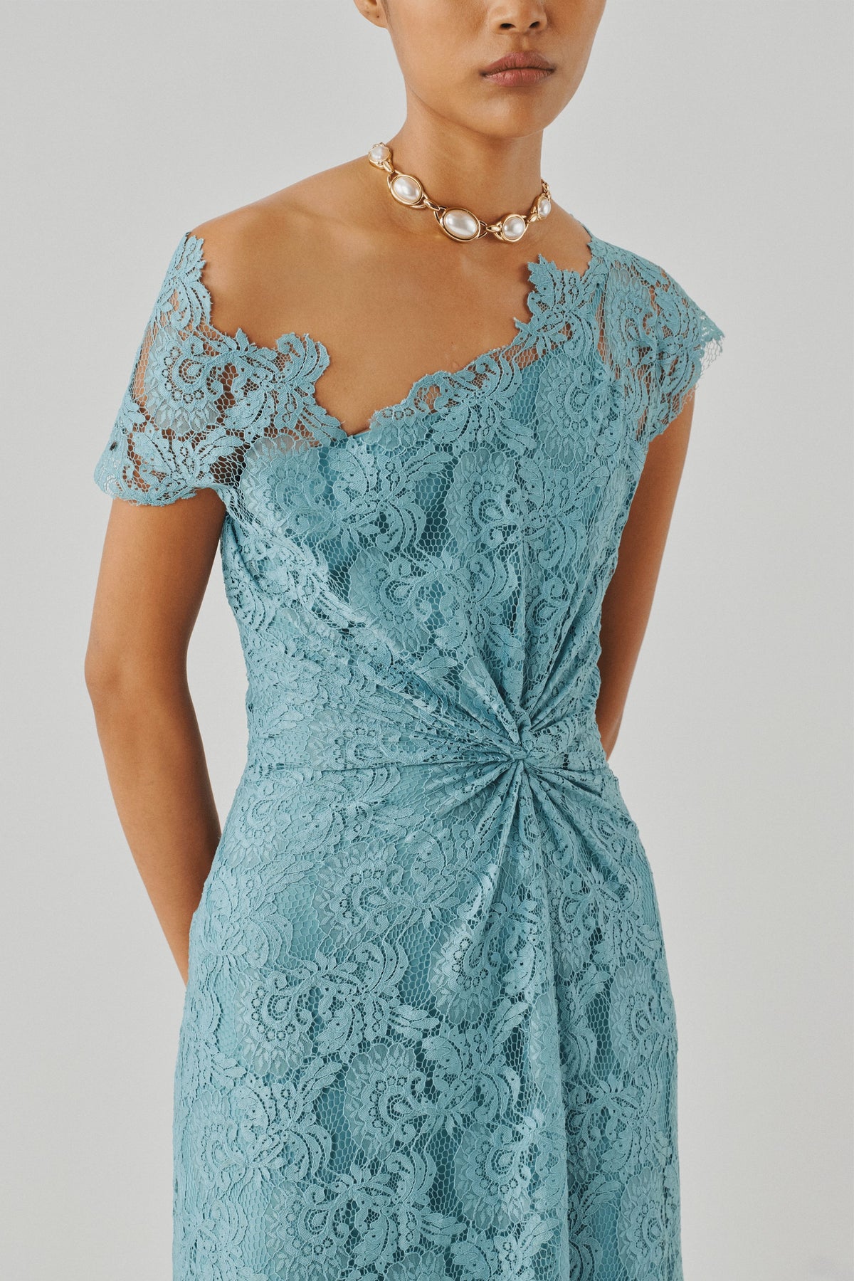 Arnaz Lace Gown