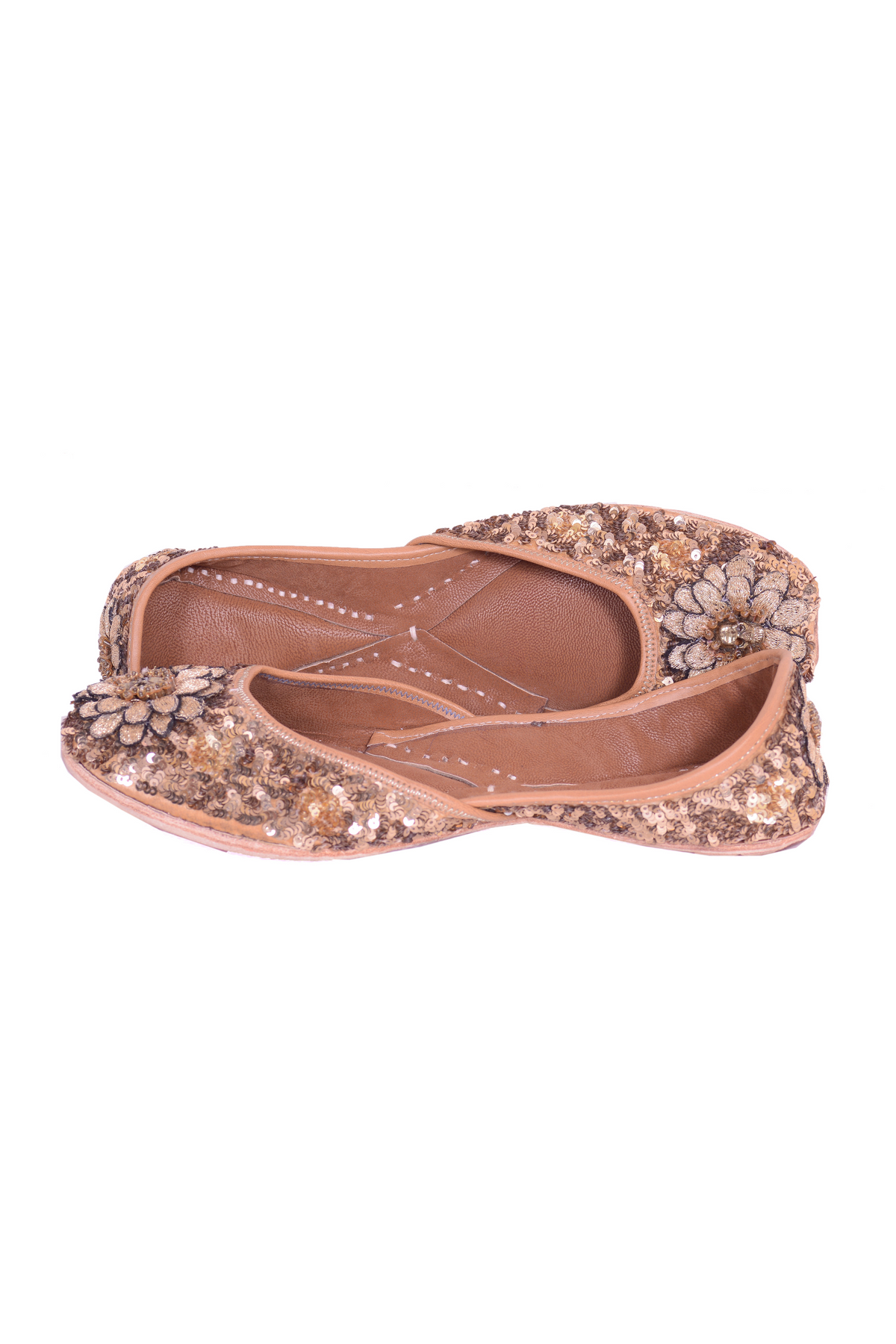 Delicate floral jutti