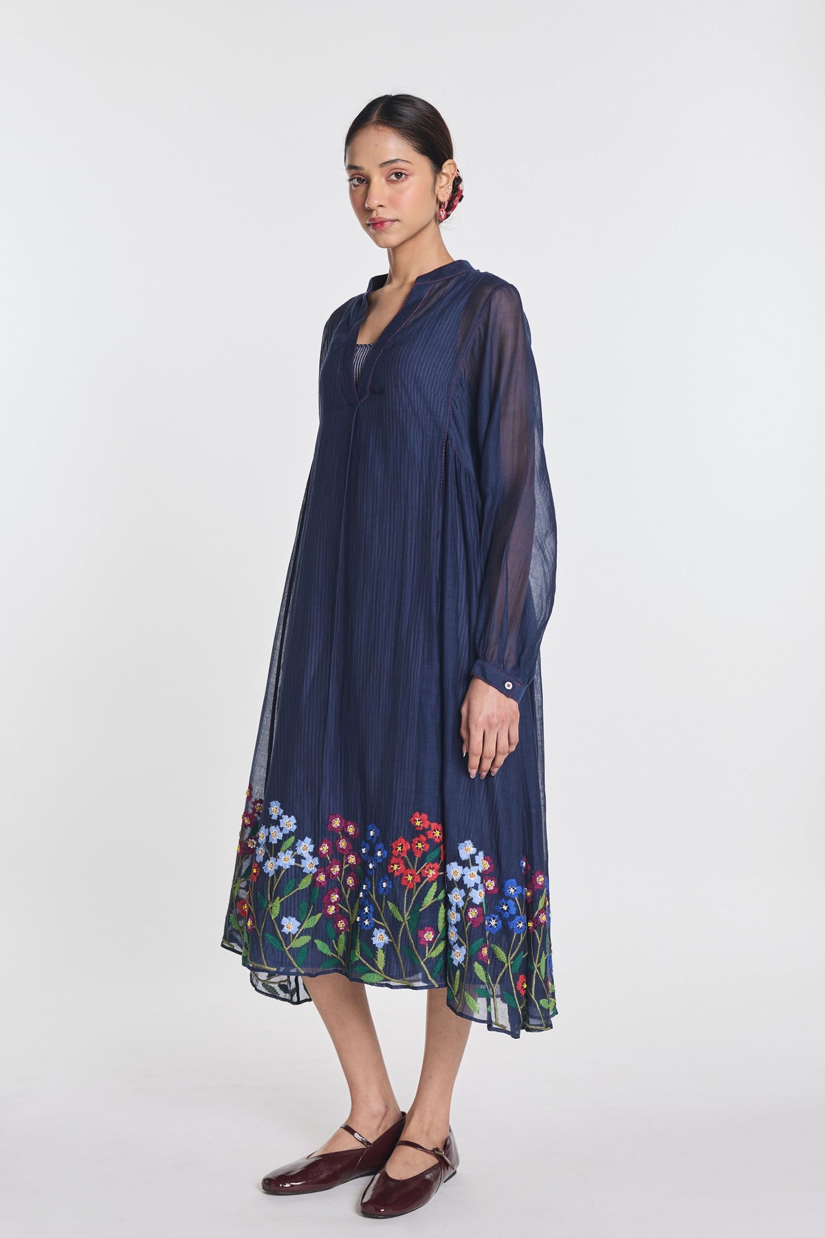 Speciosa Embroidered Dress