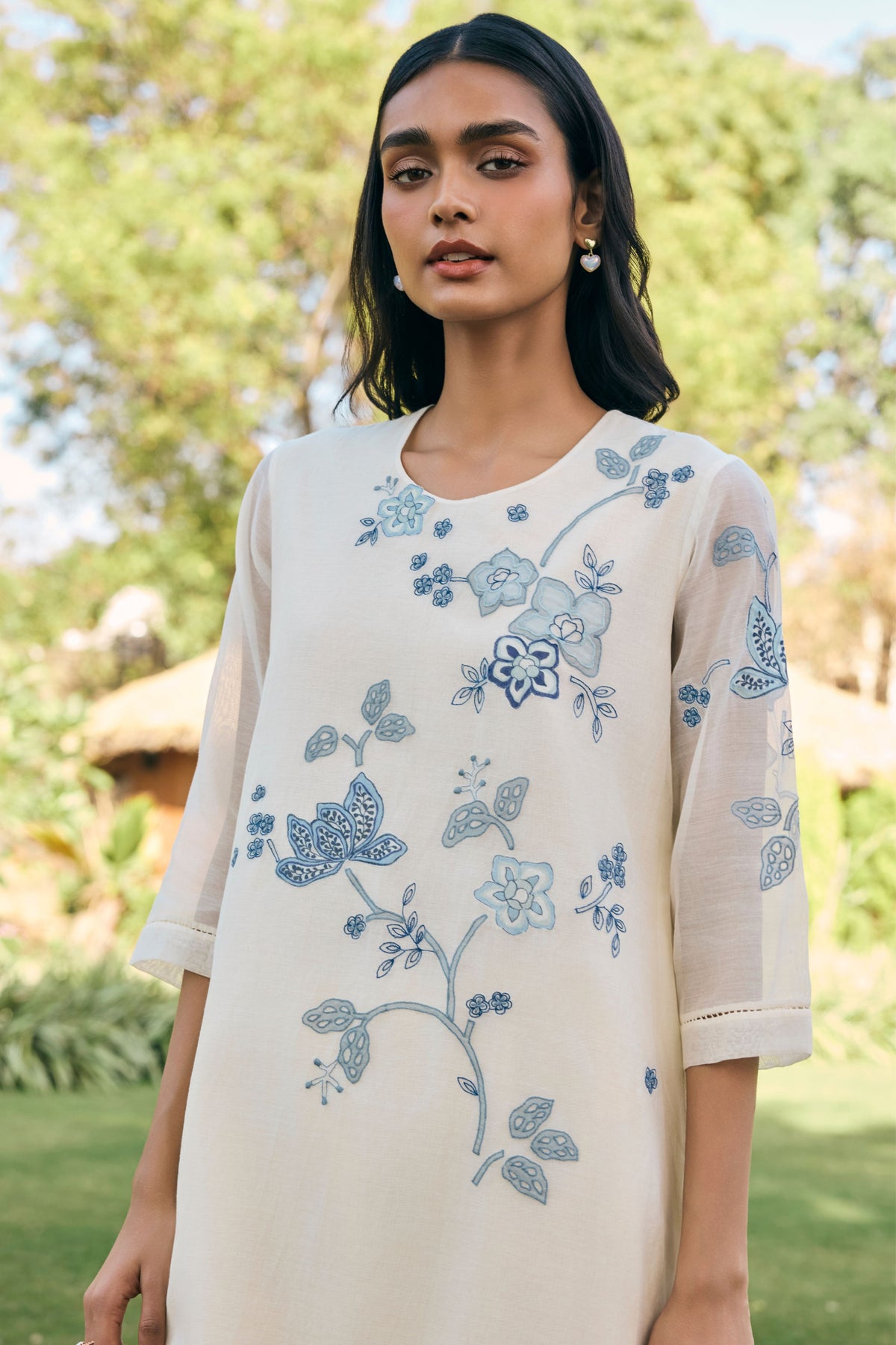 Pearl Applique Embroidered Kurta