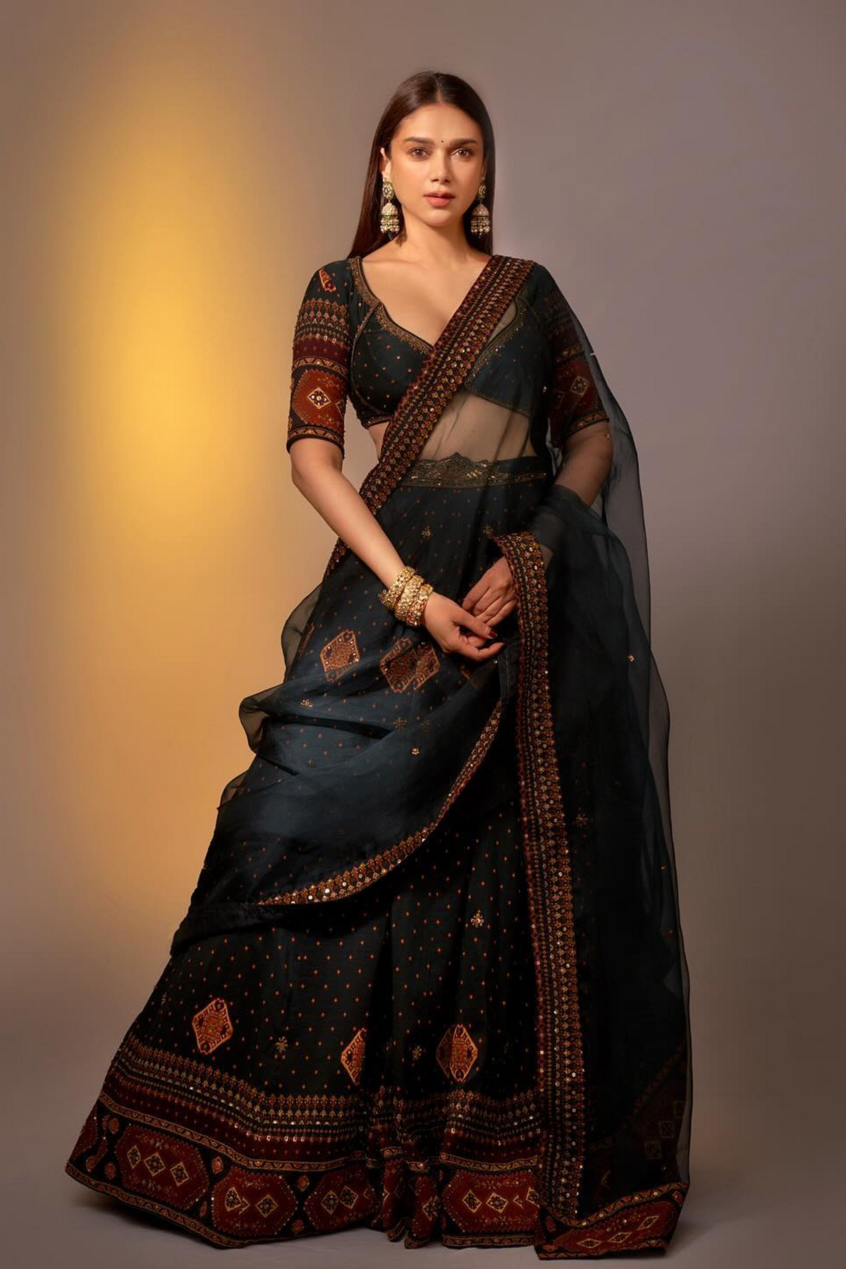 Aditi Rao Hydari in Jigar Mali