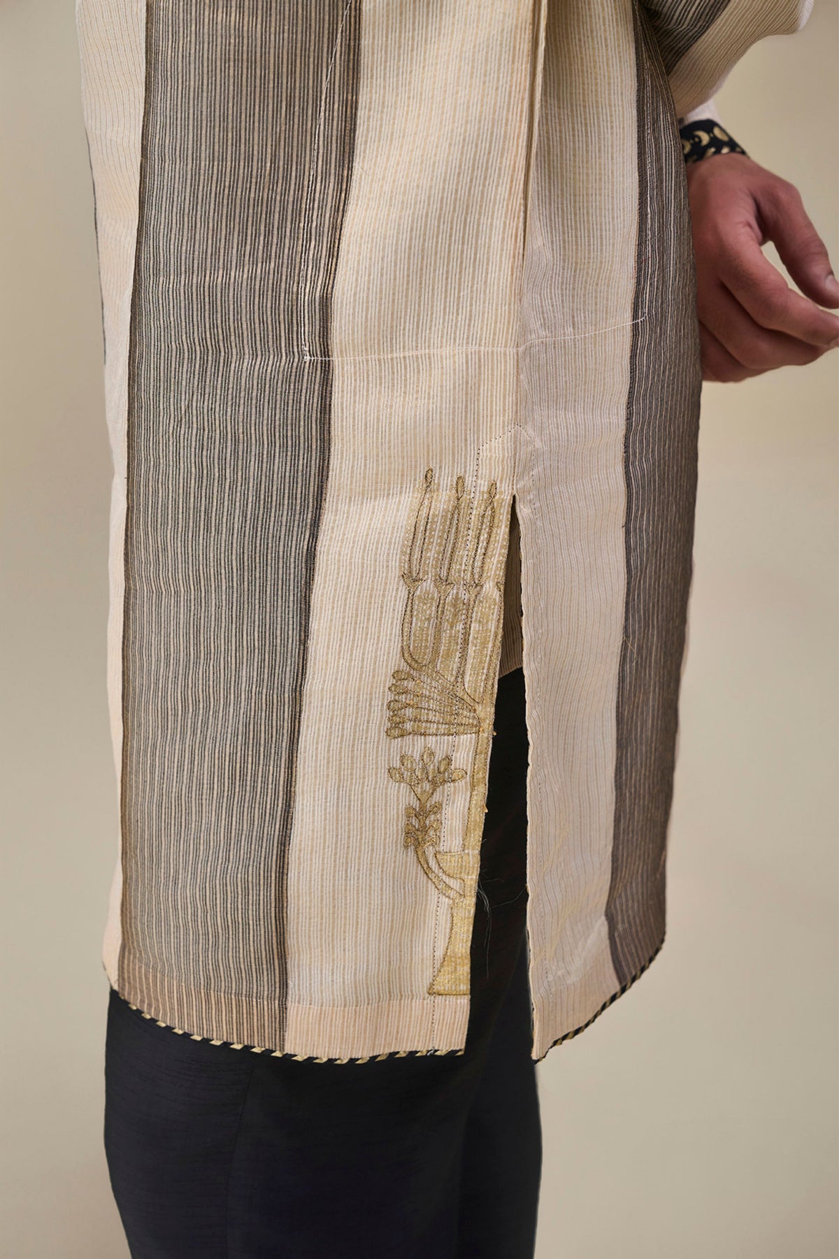 Palm Pillar Black & White Kurta Set