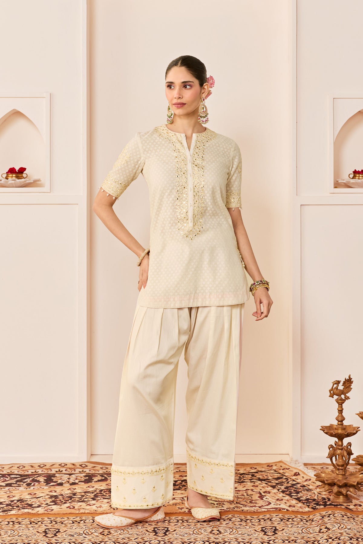 Anaisha Daisy Ivory Short Kurta Set