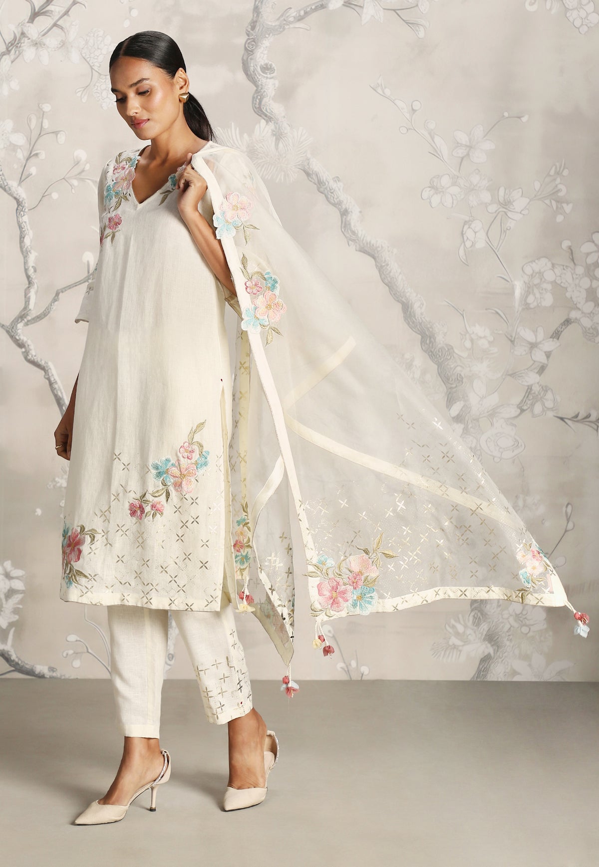 Off White Corsage Kurta Set
