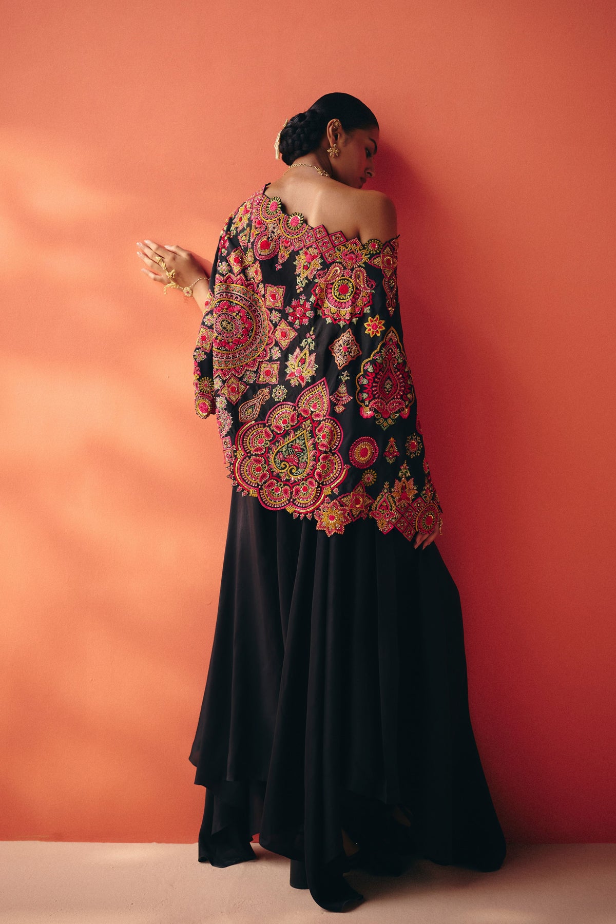 Sahasra Cape Set