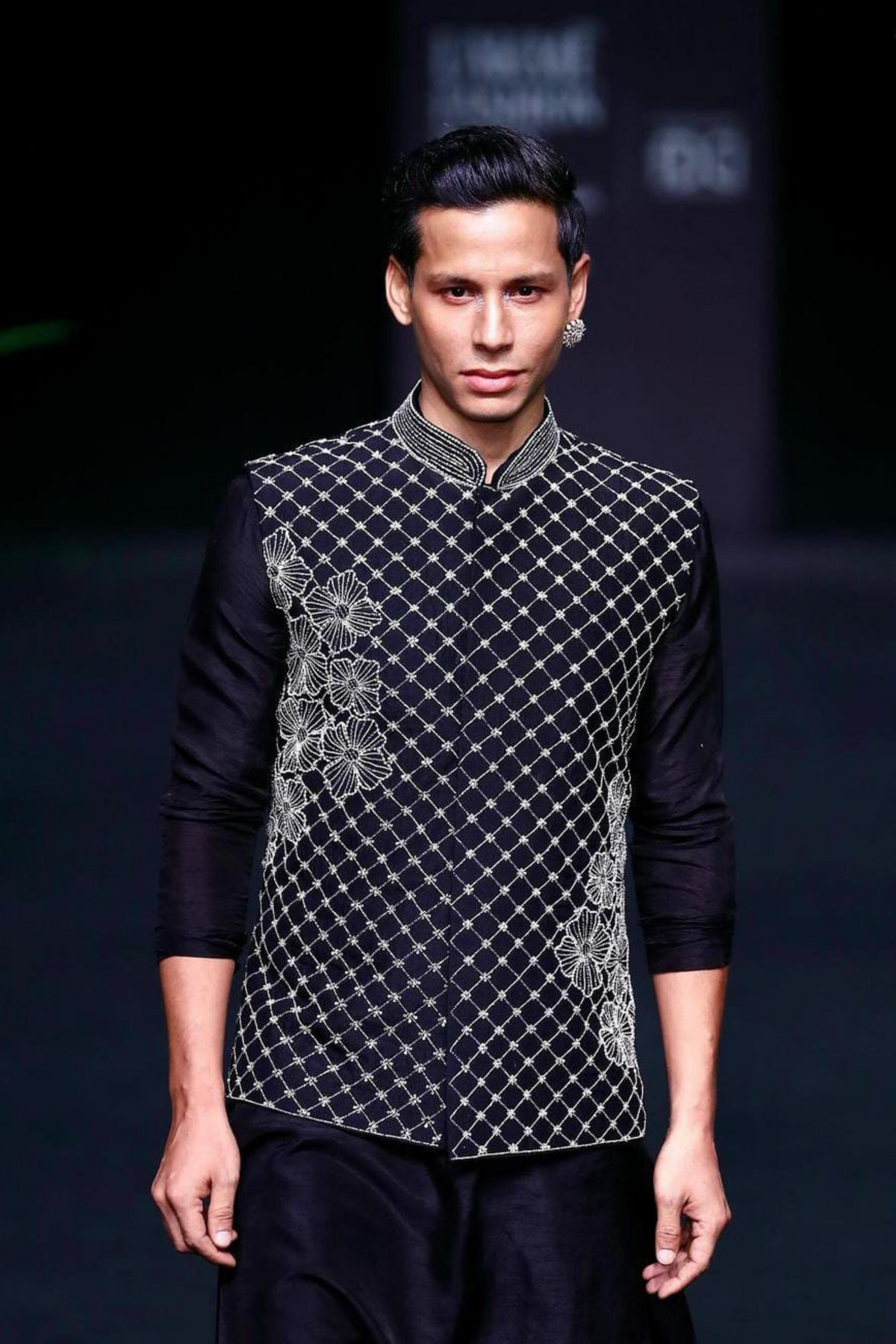 Valen Bandi and Kurta Set