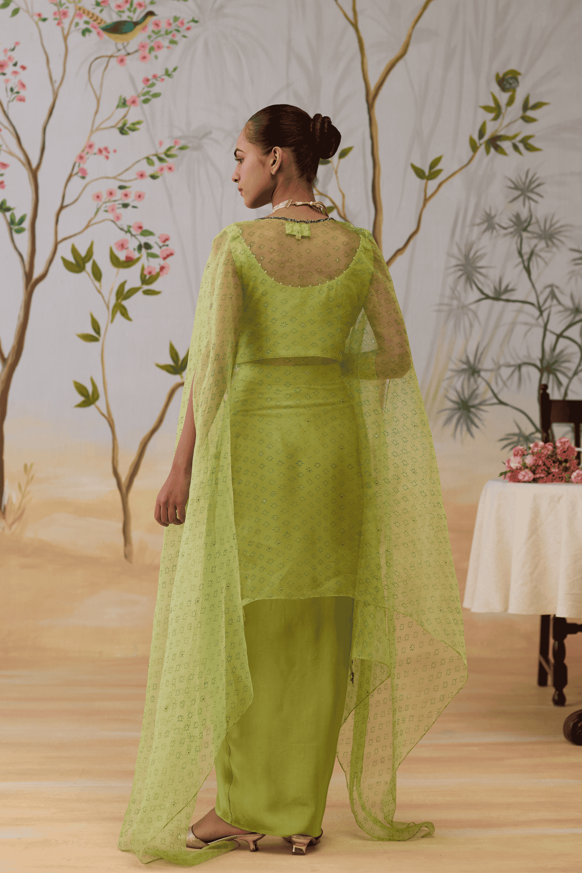 Aurika Cape Set