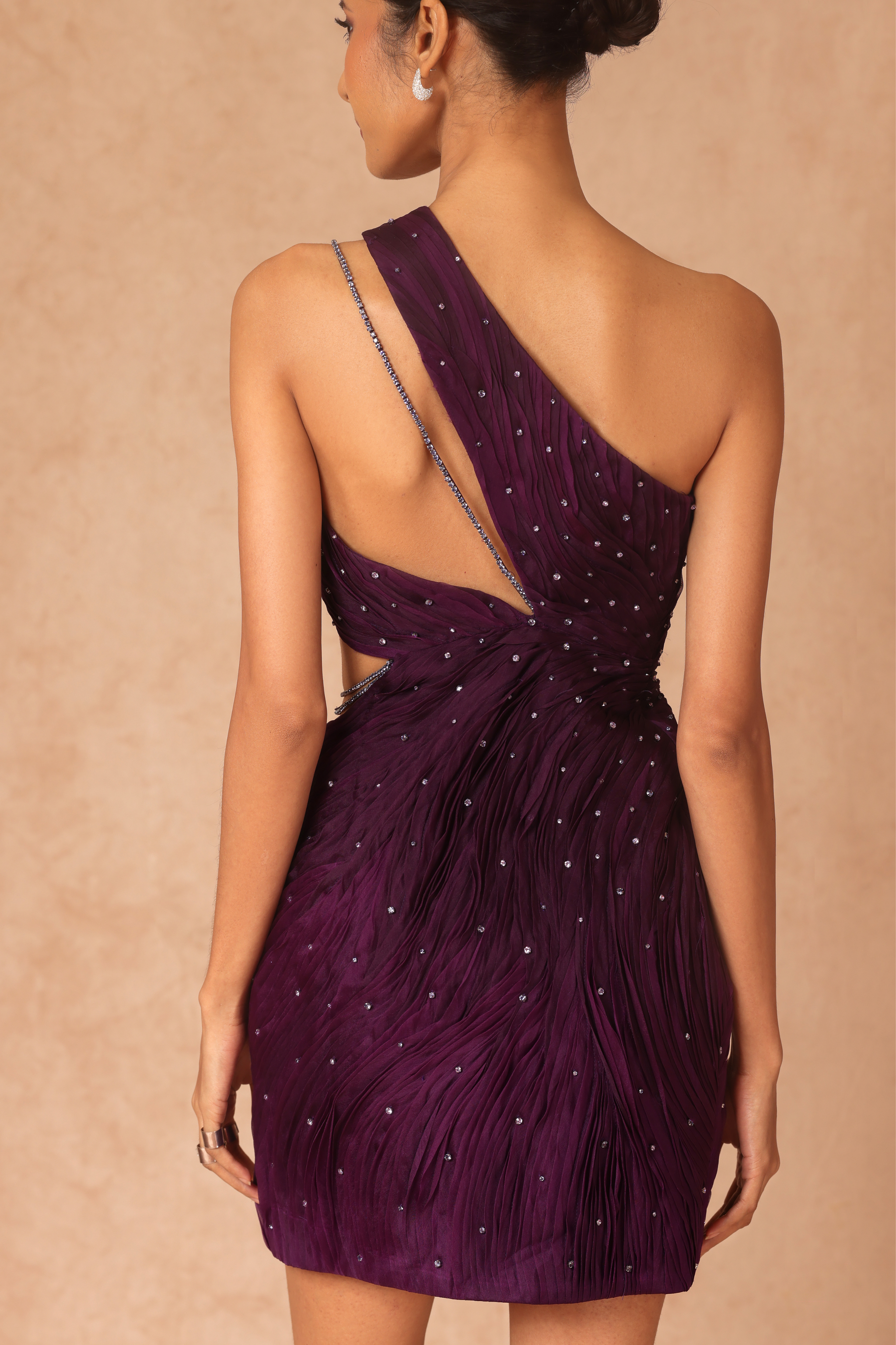 Shriya Som - Textured Cutout Bodycon Dress - Elahe Shriya Som - Textured Cutout Bodycon Dress - Elahe