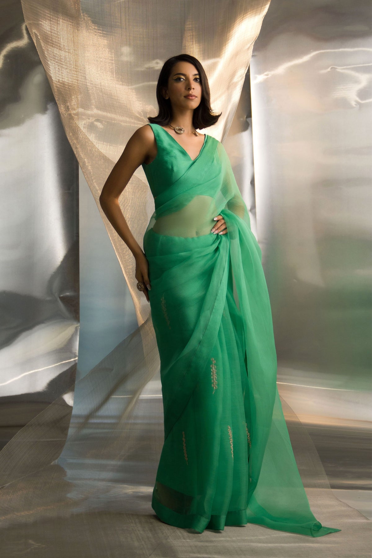 Green Saree Sleeveless Blouse Set