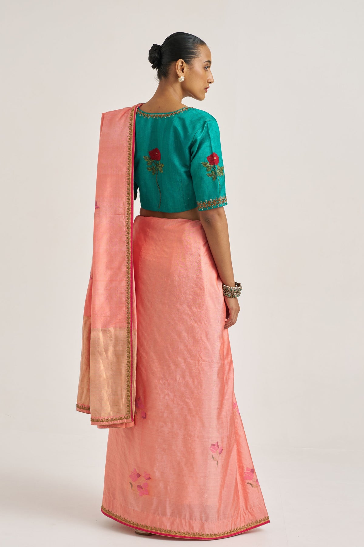 Charvi Peach Saree