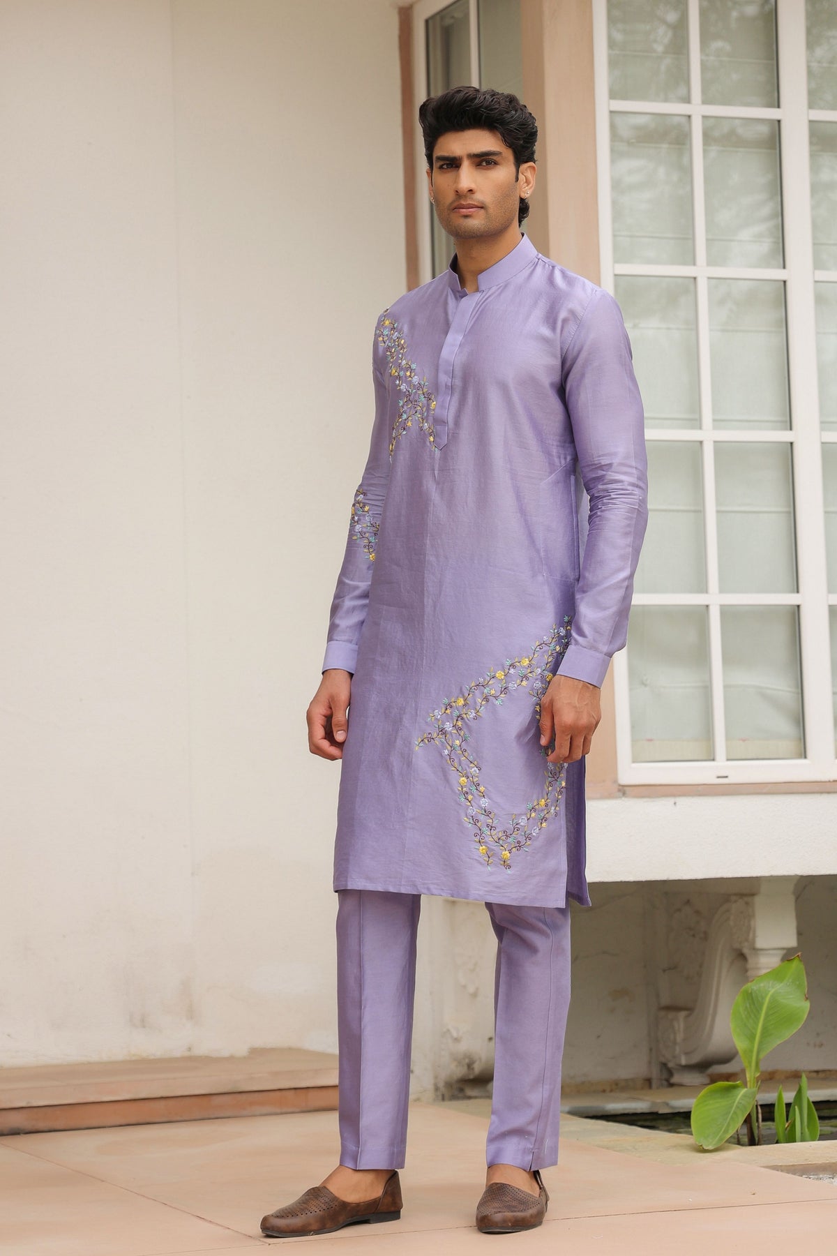Gulzar Lilac Abstract Embroidered Kurta Set