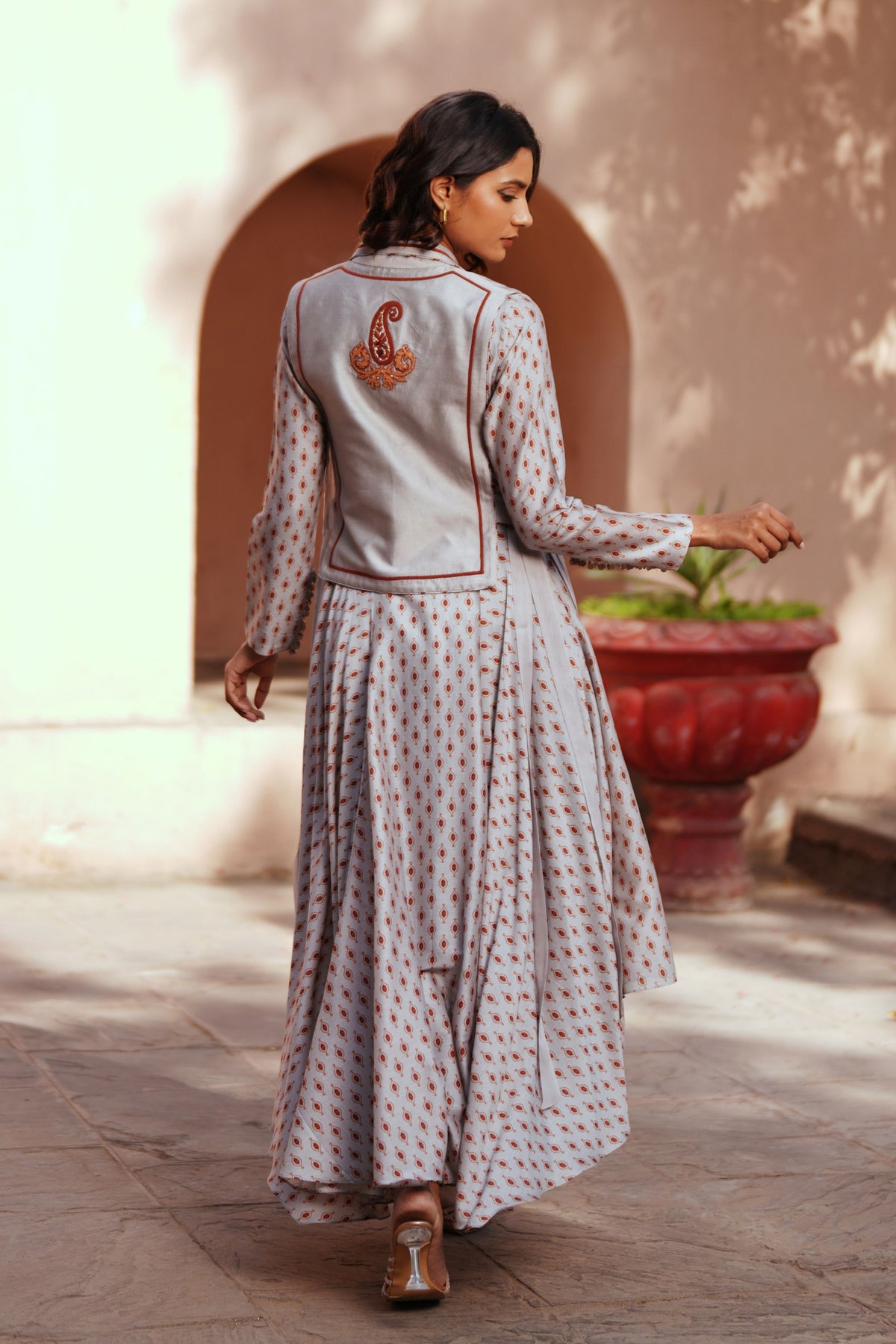 Grey Chanderi Embroidered Kurta Set