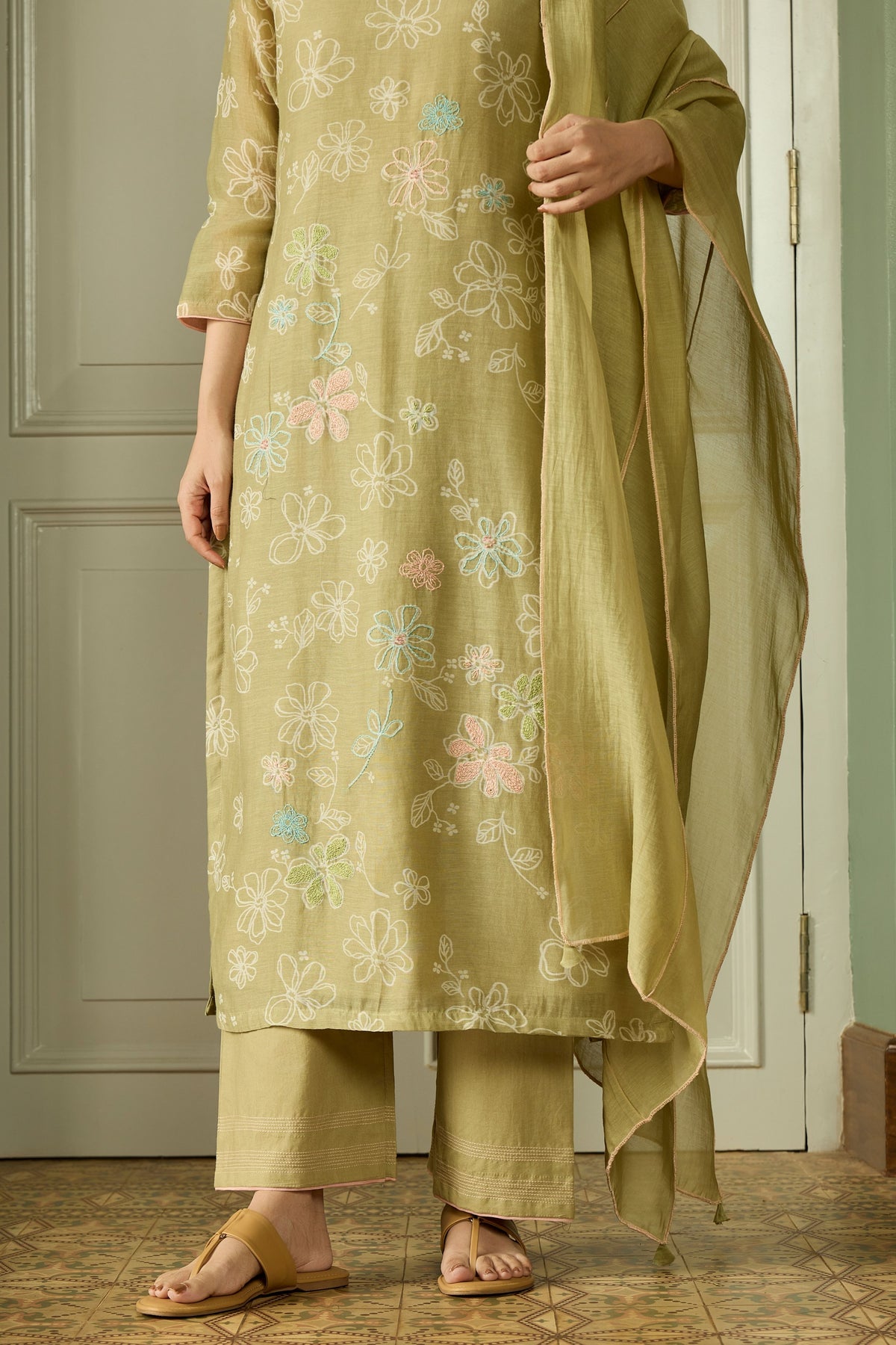 Meadow Thread Embroidered Kurta Set