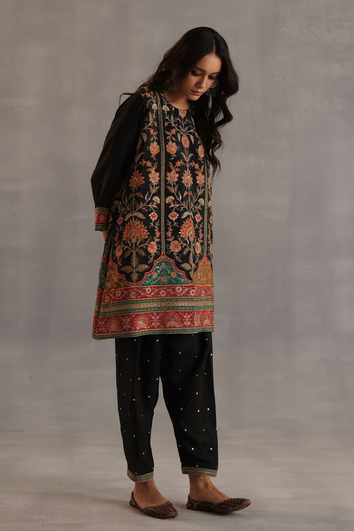 Yaman Black Kurta Set
