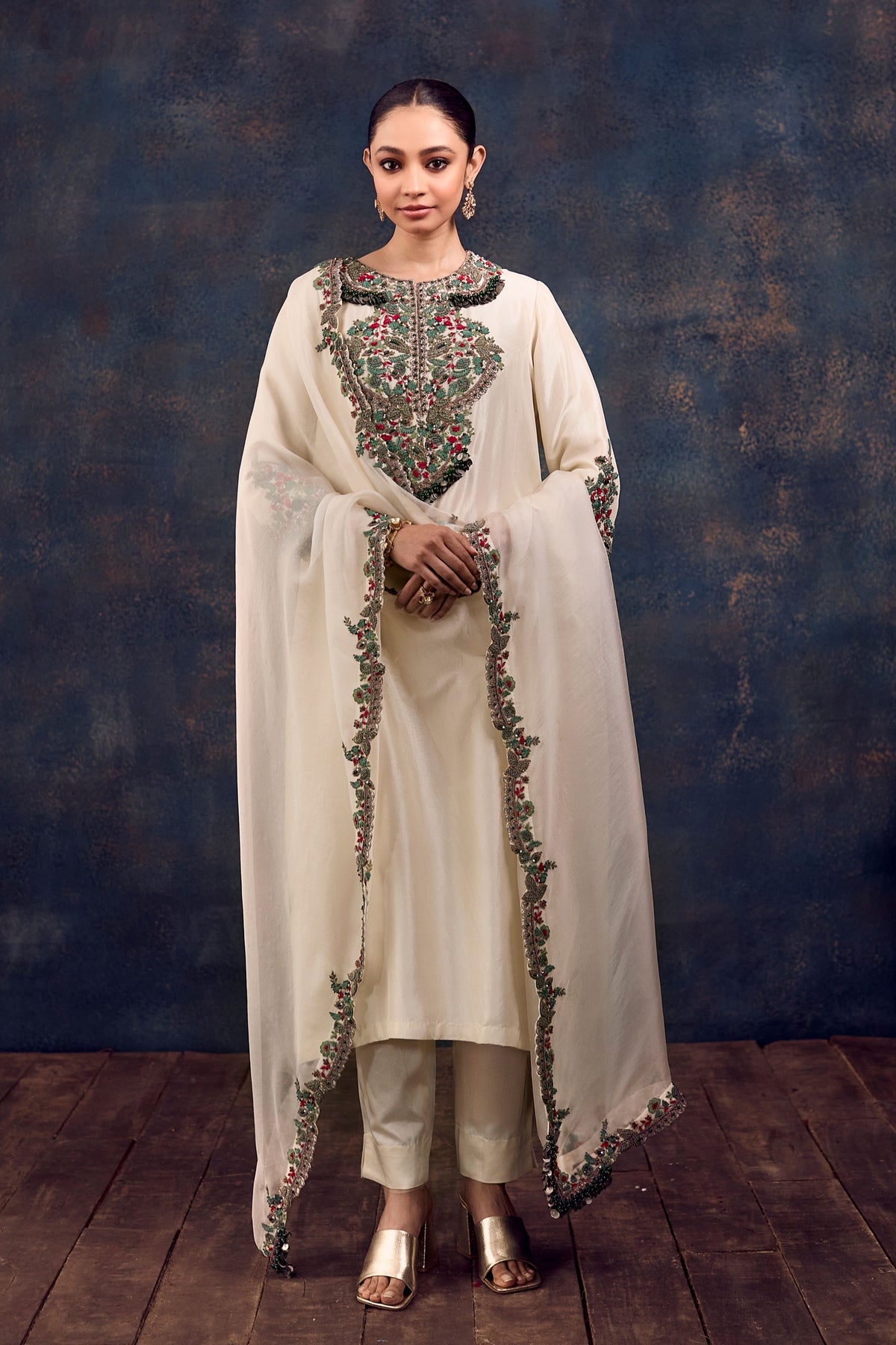 Av Dori Long Kurta Set