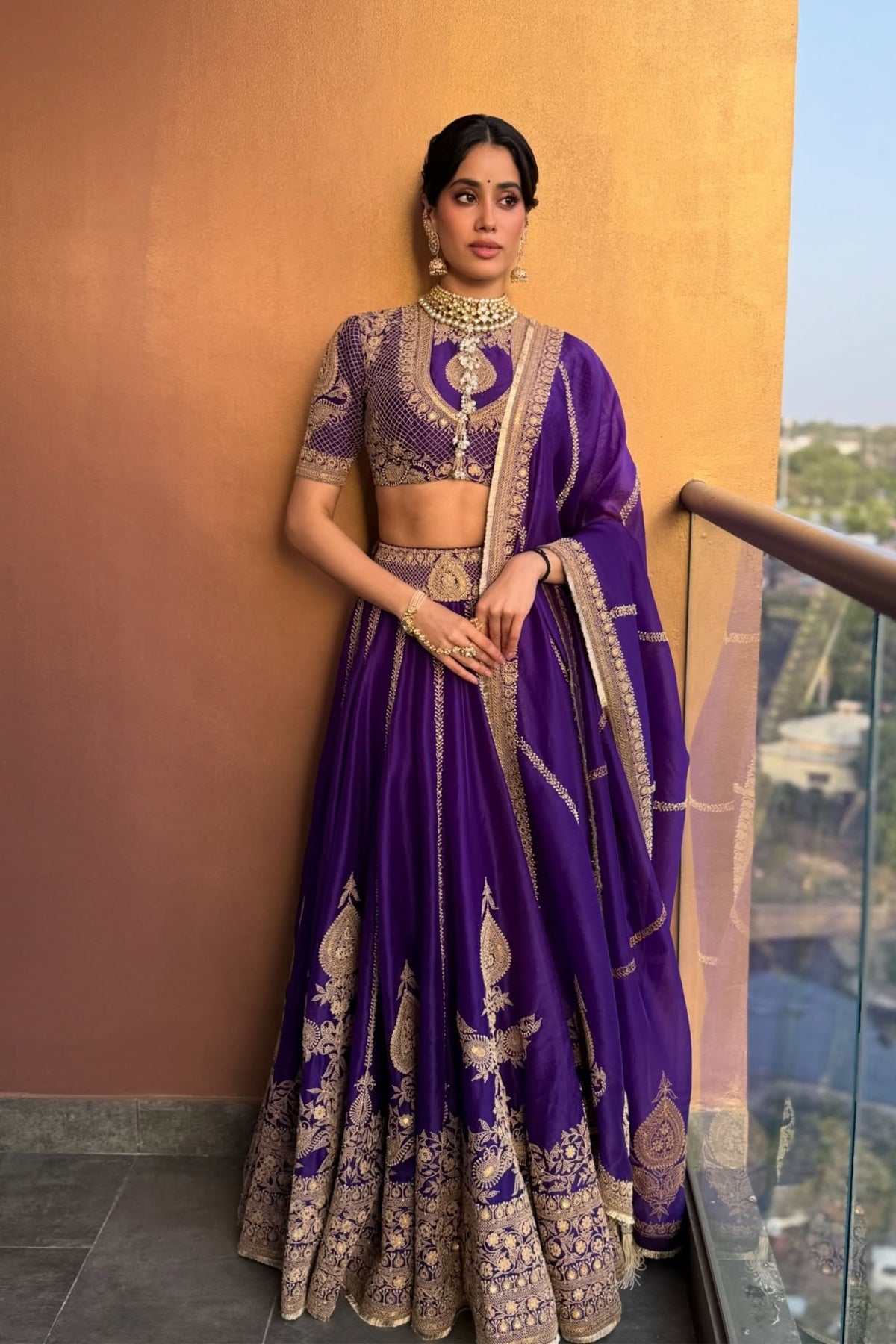 Janhvi Kapoor in Anamika Khanna