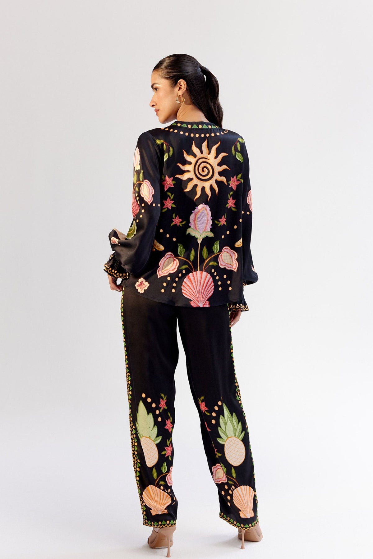 Seashell Black Ilia Pant