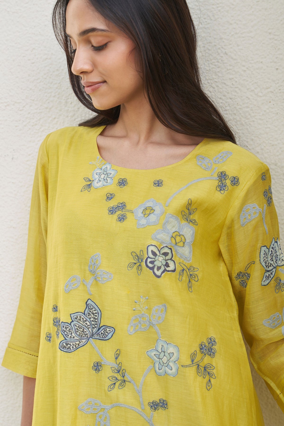 Daffodil Applique Kurta With Pants