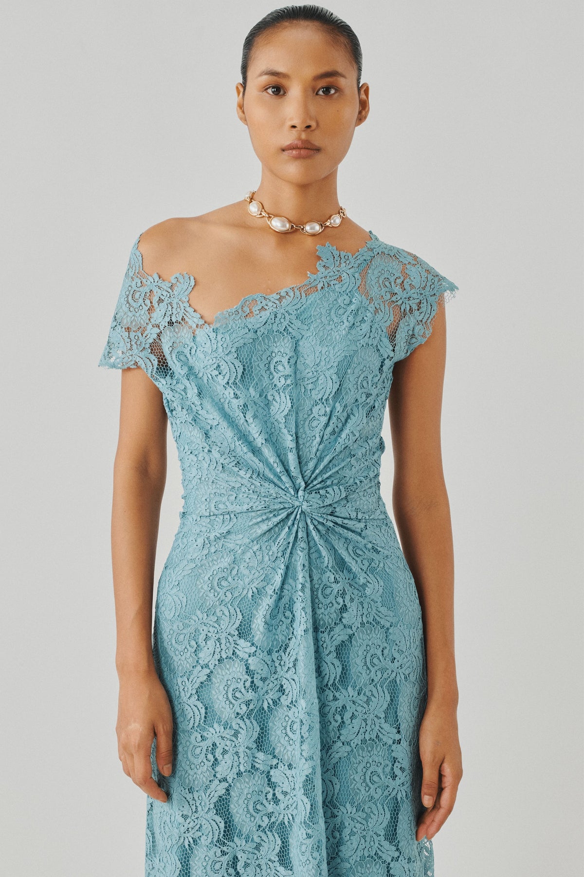 Arnaz Lace Gown