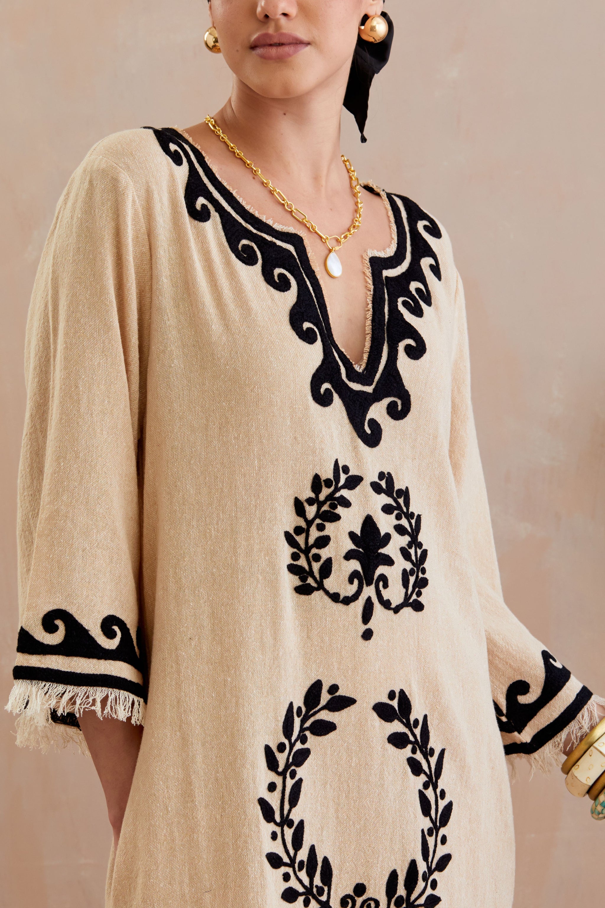 Indian Summer Story - Beige Embroidery Dress M Indian Summer Story - Beige Embroidery Dress M