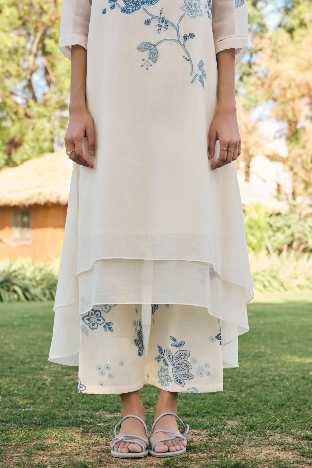Pearl Applique Embroidered Kurta