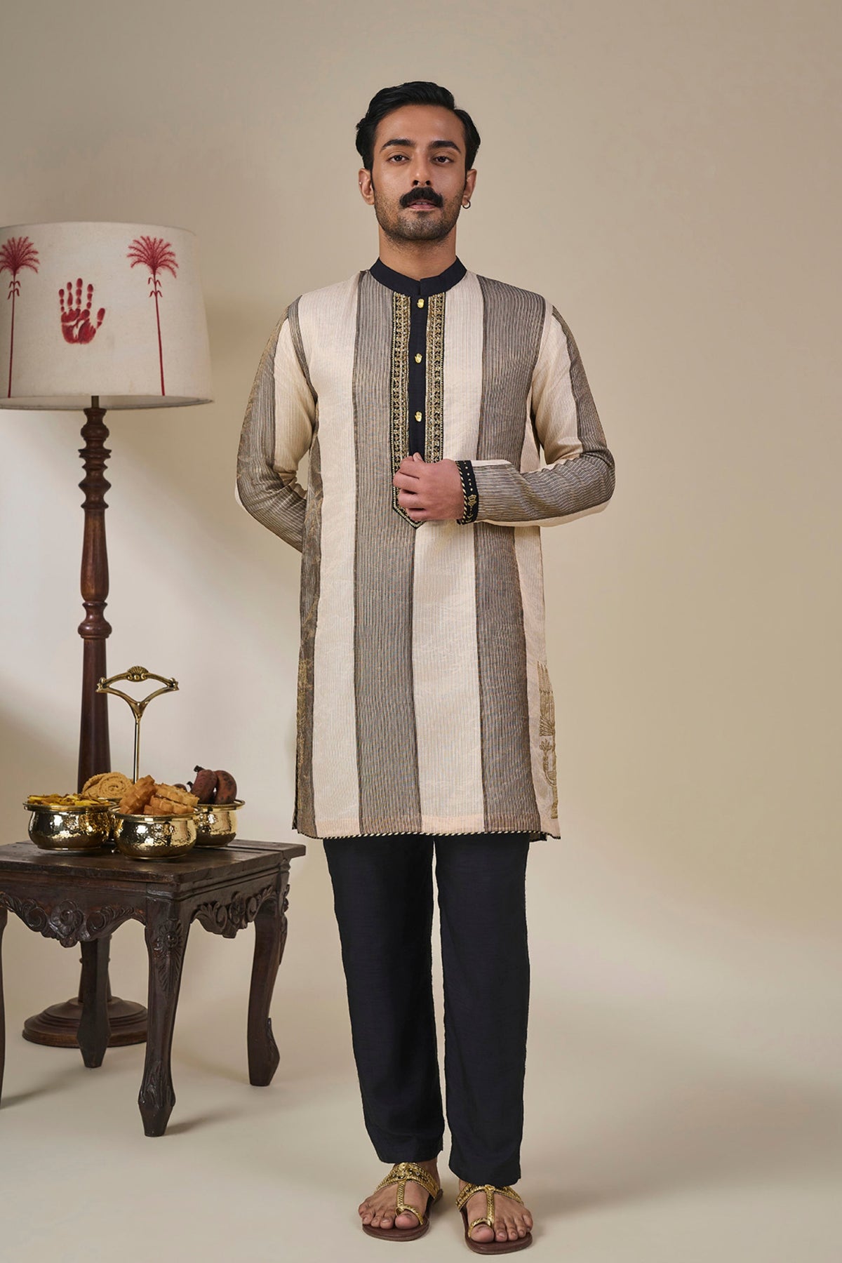 Palm Pillar Black & White Kurta
