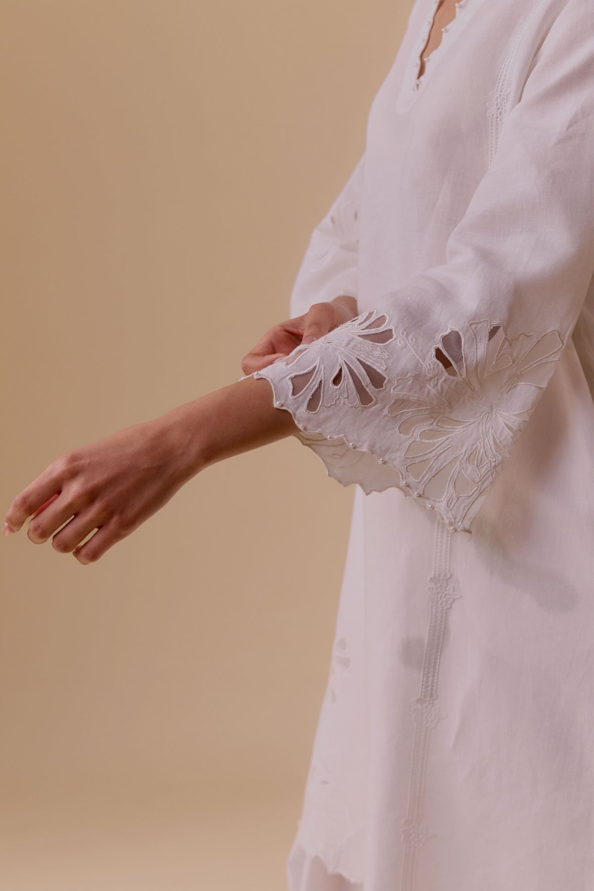 Ivory Resham Kurta