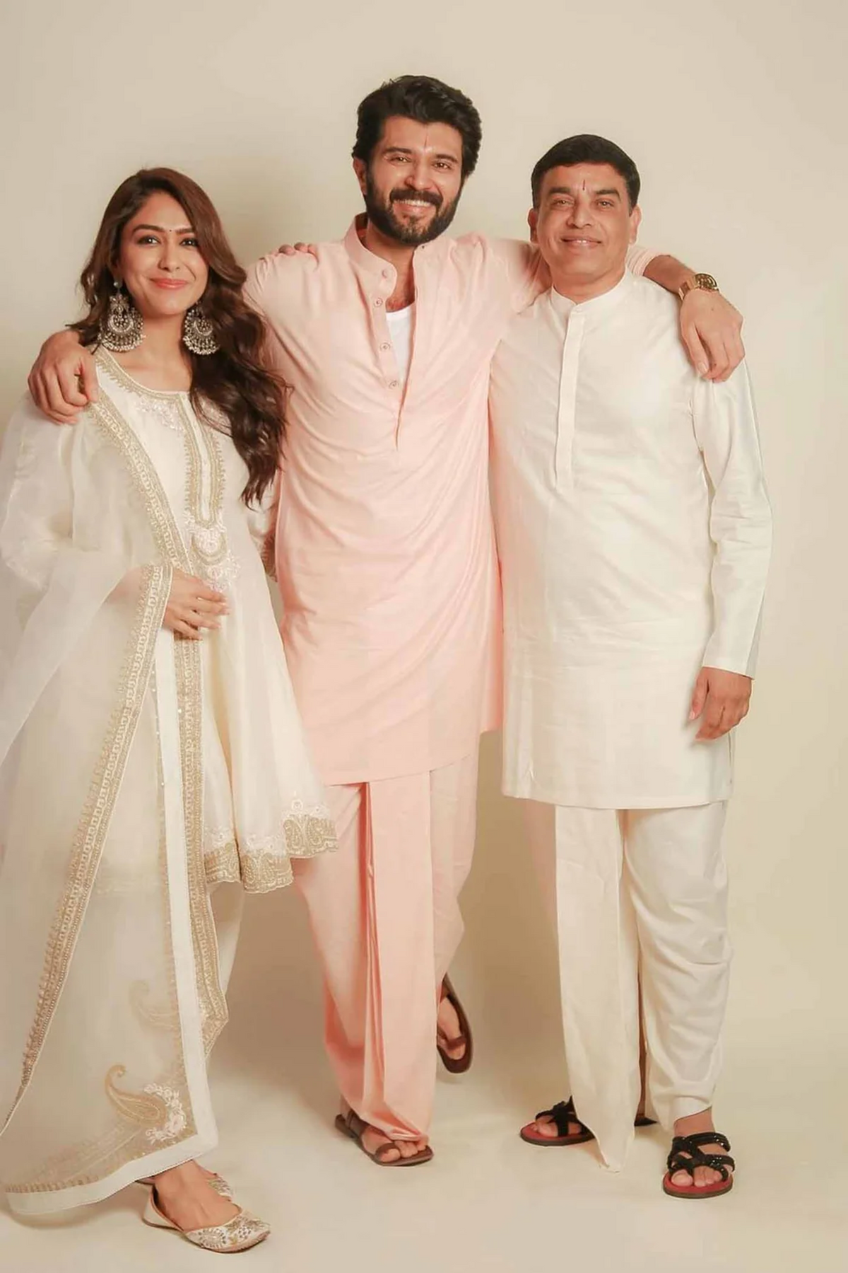 Daisy Ivory Faria Kurta Set
