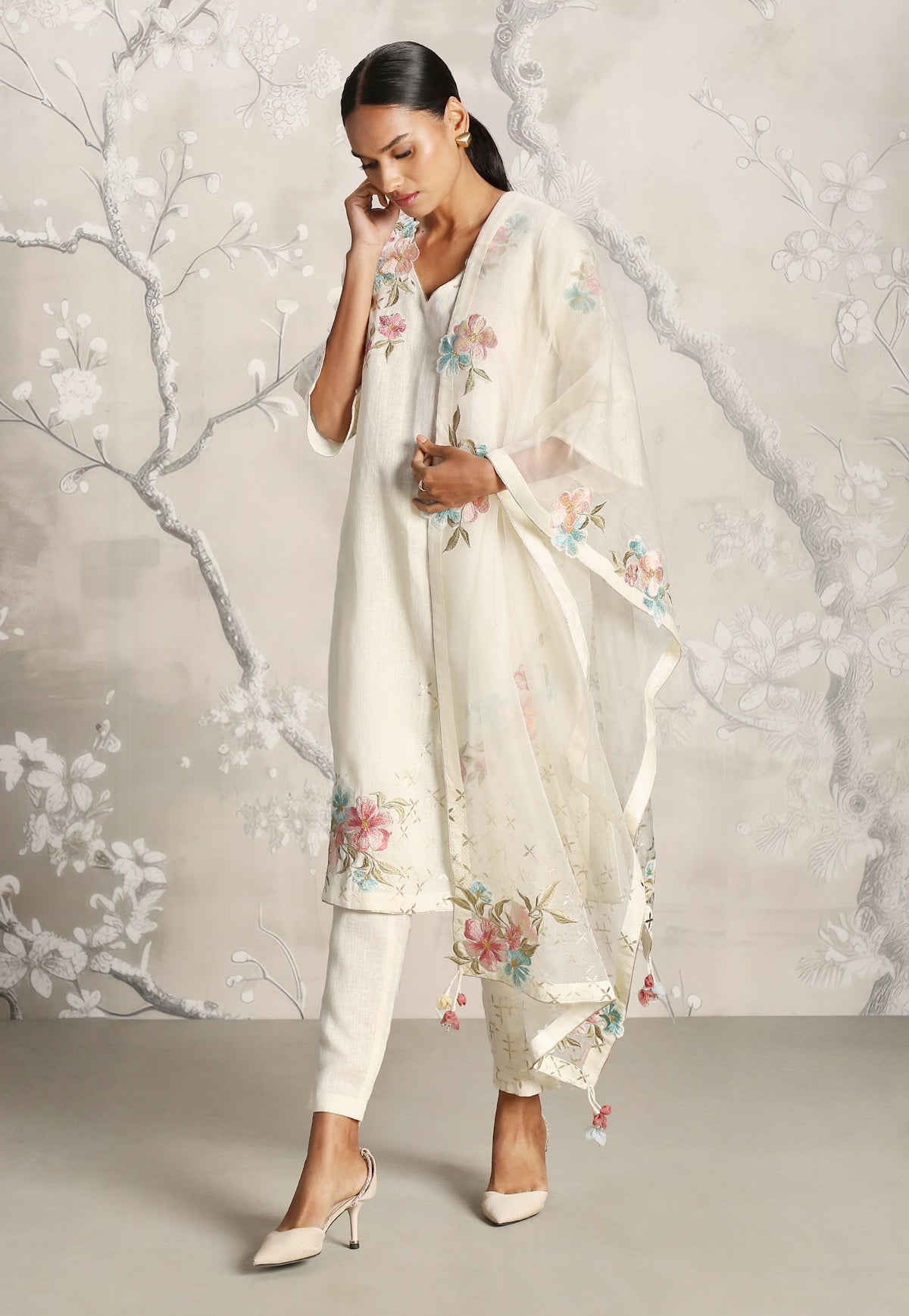 Off White Corsage Kurta Set