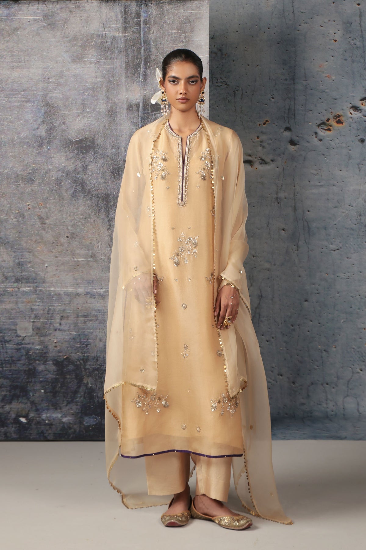 Ivory Phool Kurta Set