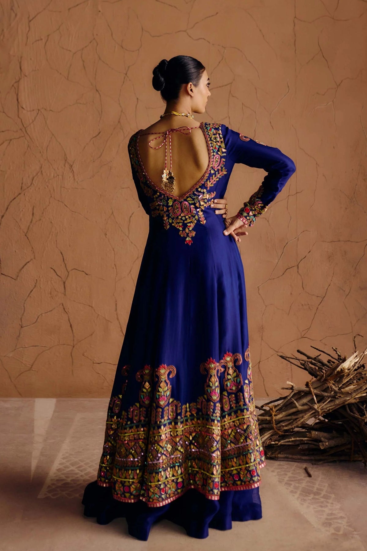 Suramya Kalidar Anarkali Set