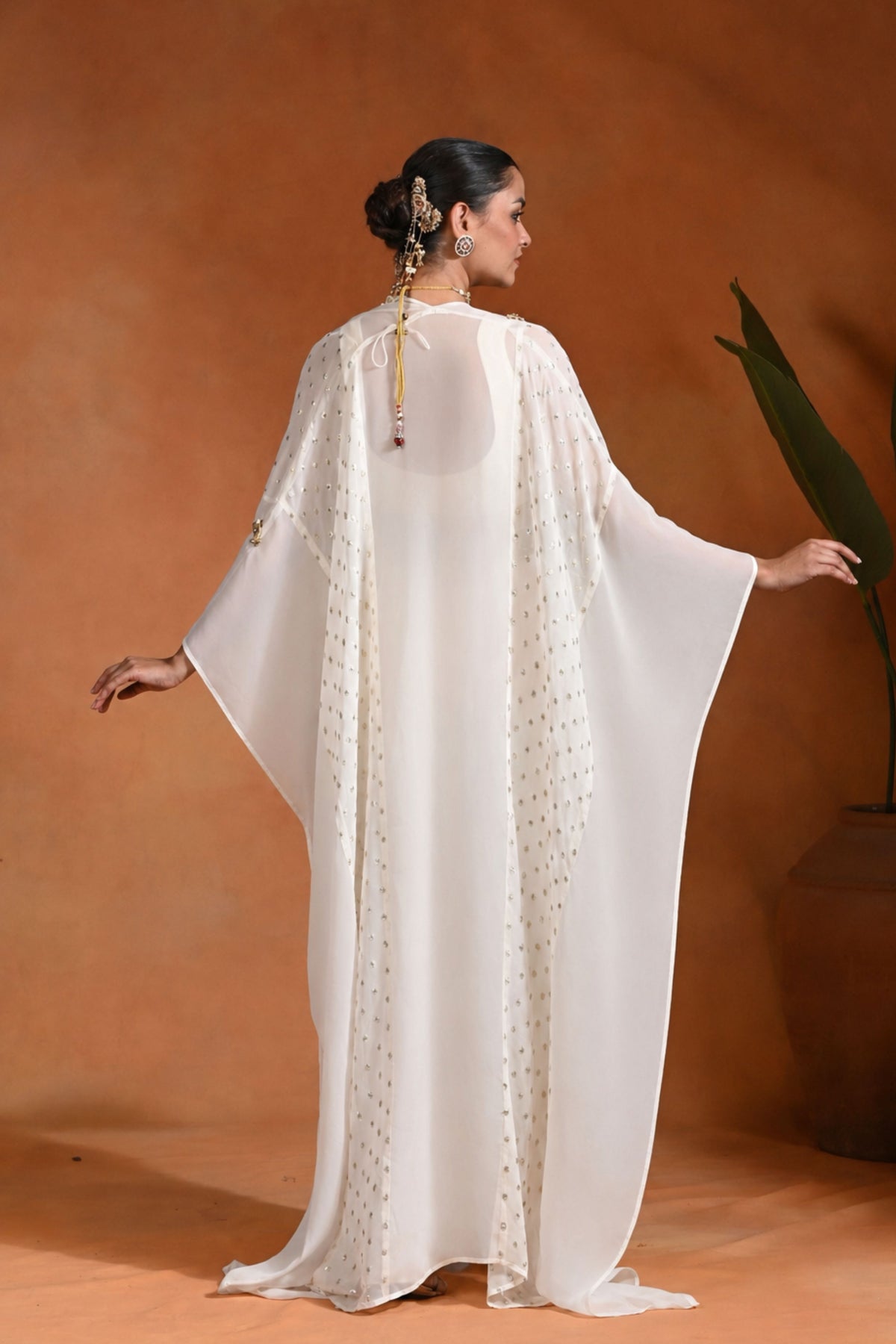 Ivory Karl Ivory Gold Drape Set