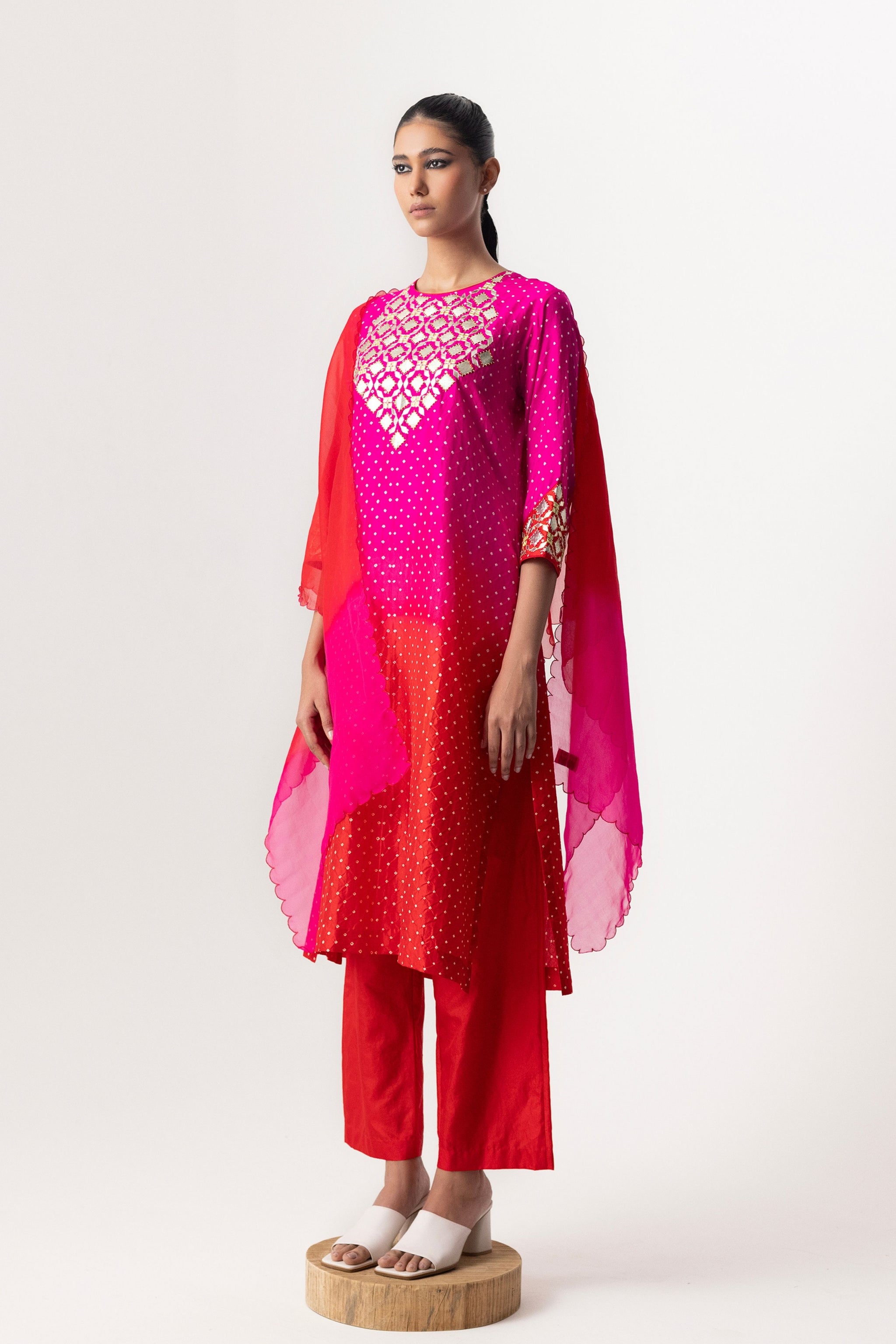 Pakistan Rani Asif Naina Jain - Red Rani Asif Kurta Set - Elahe