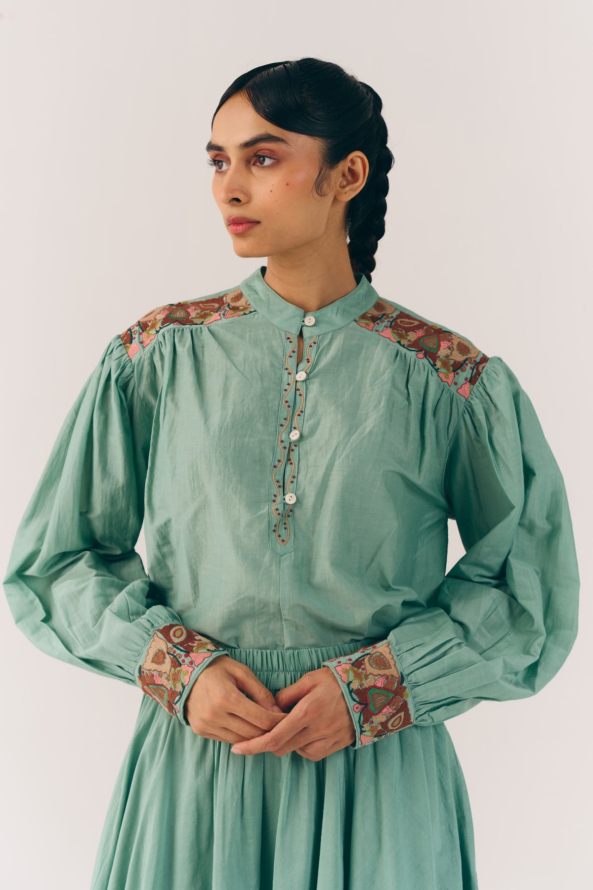 Peasent Aqua Top