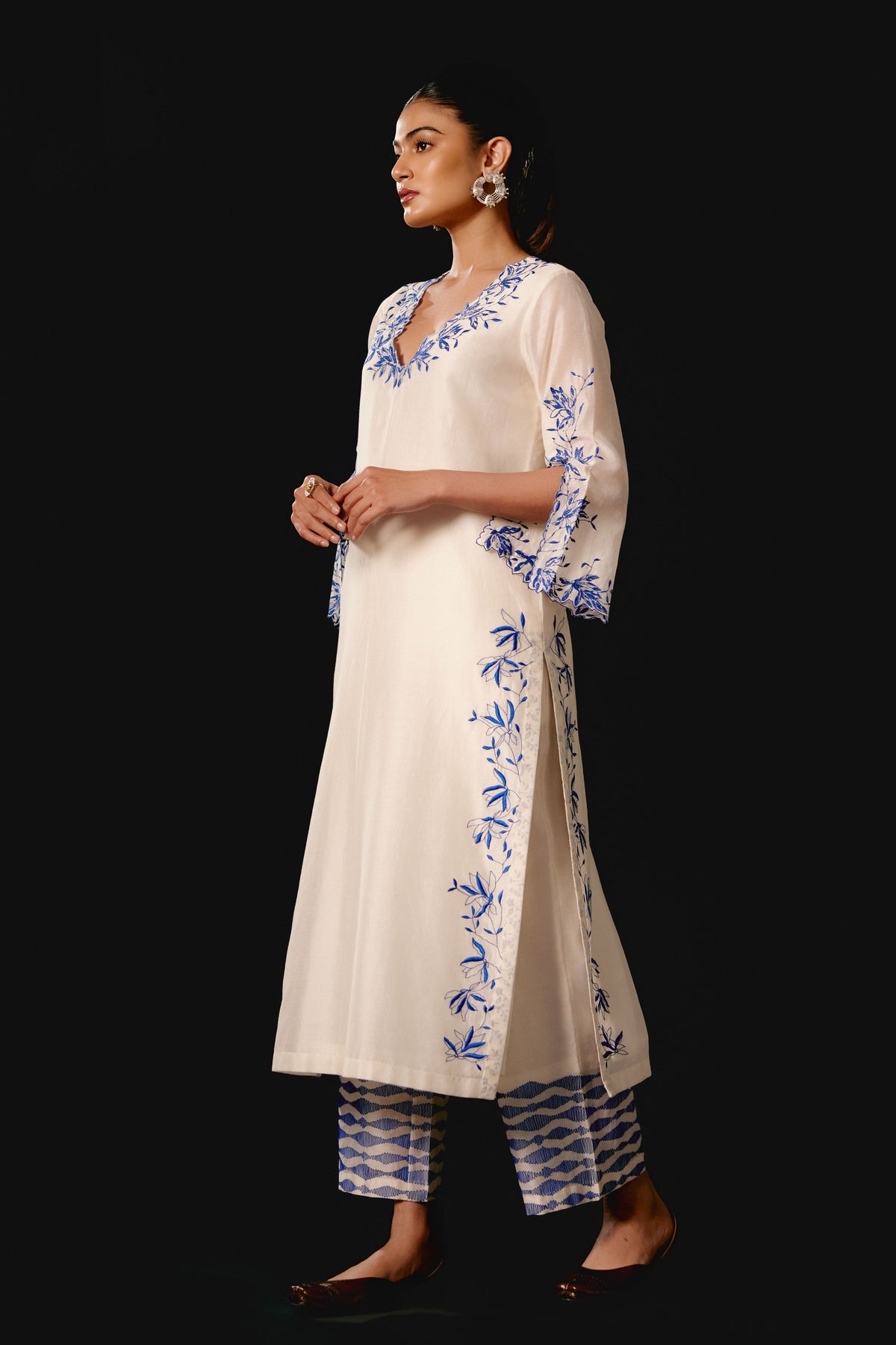 Ivory Resham Embroidery Kurta Set