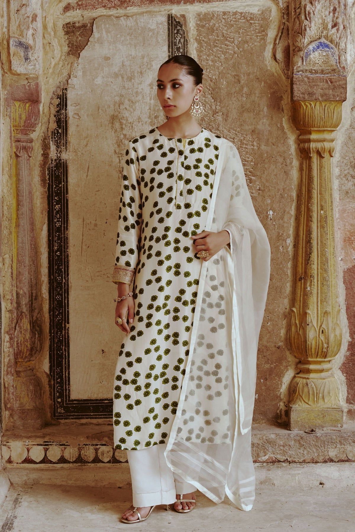 Ivory Leher Straight Kurta Set