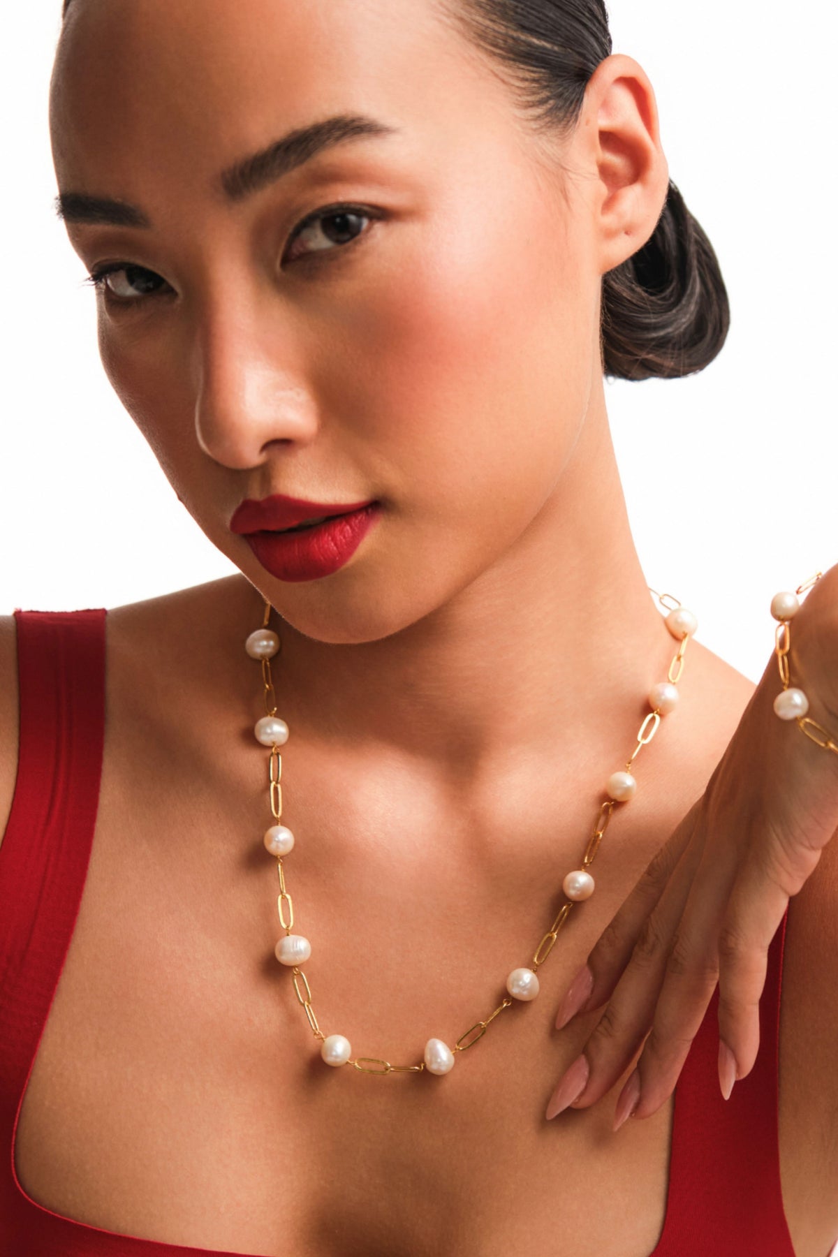 Dainty Linked Pearl Chain