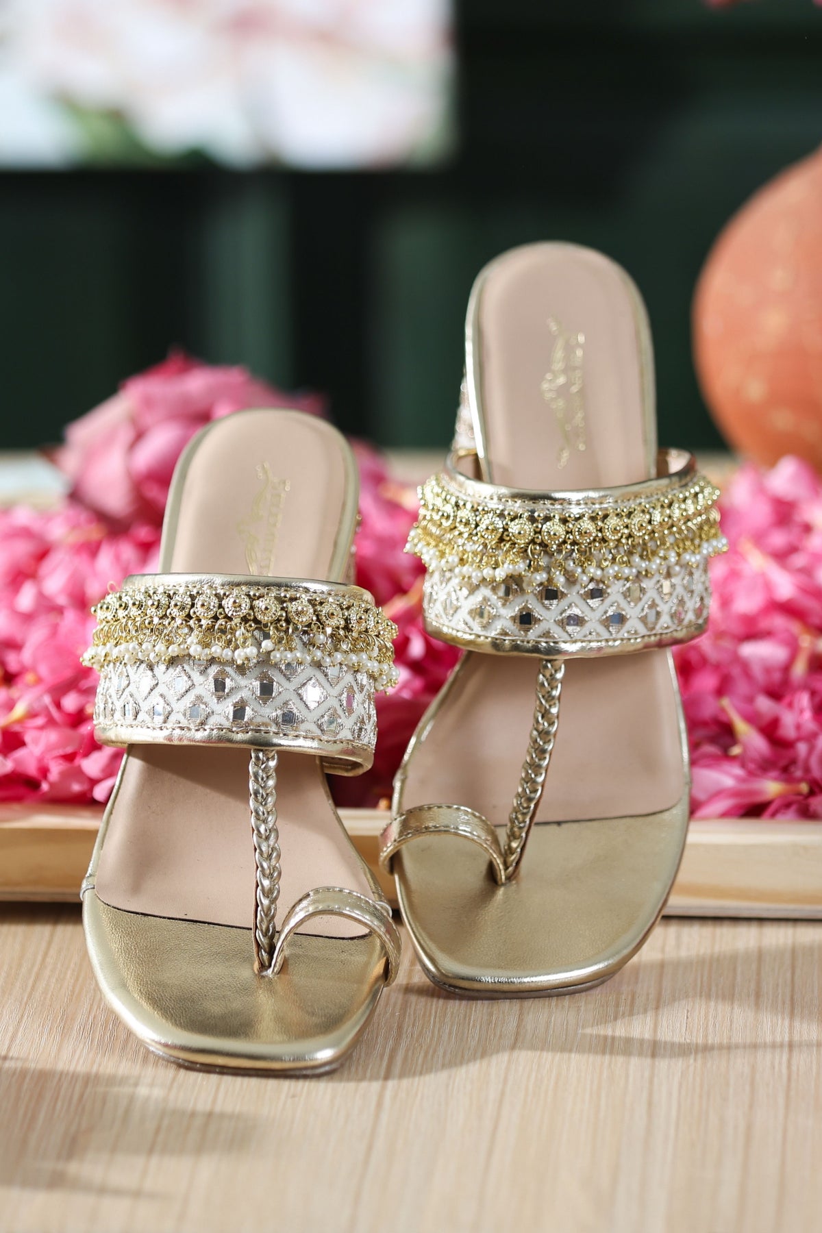 Tavishi Kholapuri Heel