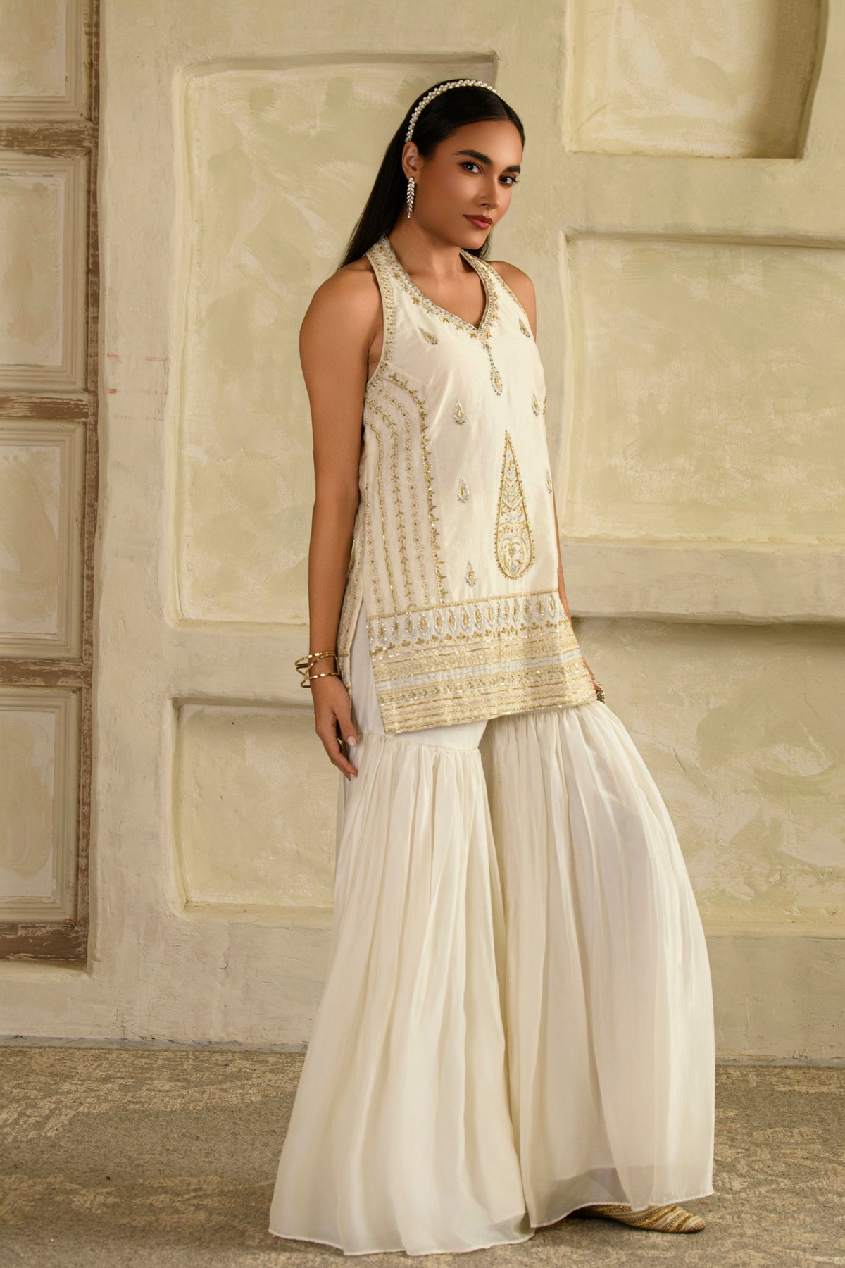 Zeba Halter Kurta Set in Chandrika Ivory