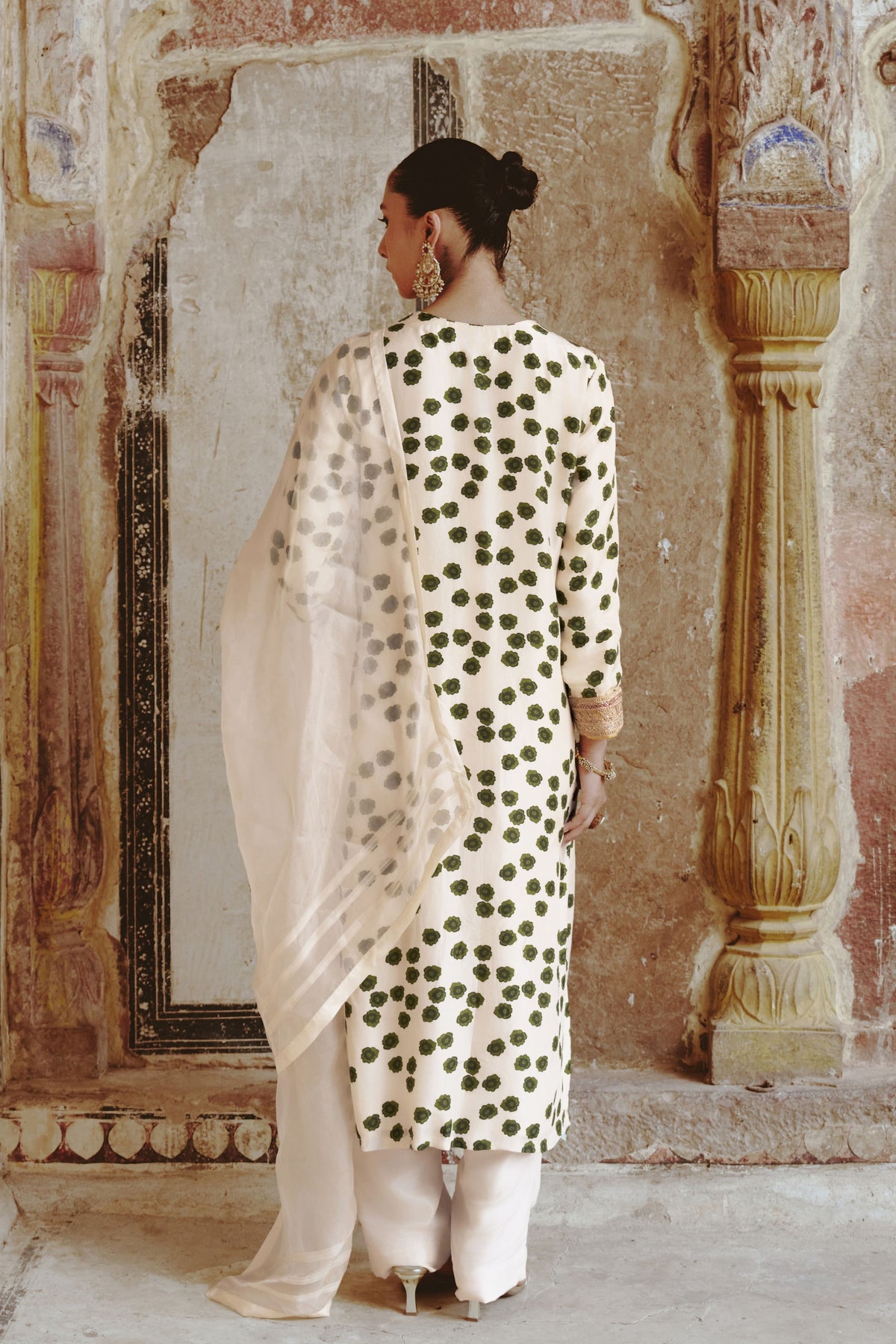Ivory Leher Straight Kurta Set