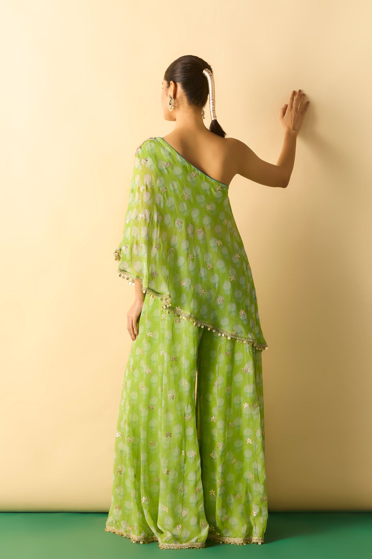 Chhavi One Shoulder Set